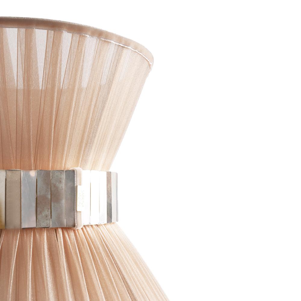 Tiffany Contemporary Tischlampe 23 Pulverseide, Messing, versilbertes Glas (Moderne) im Angebot