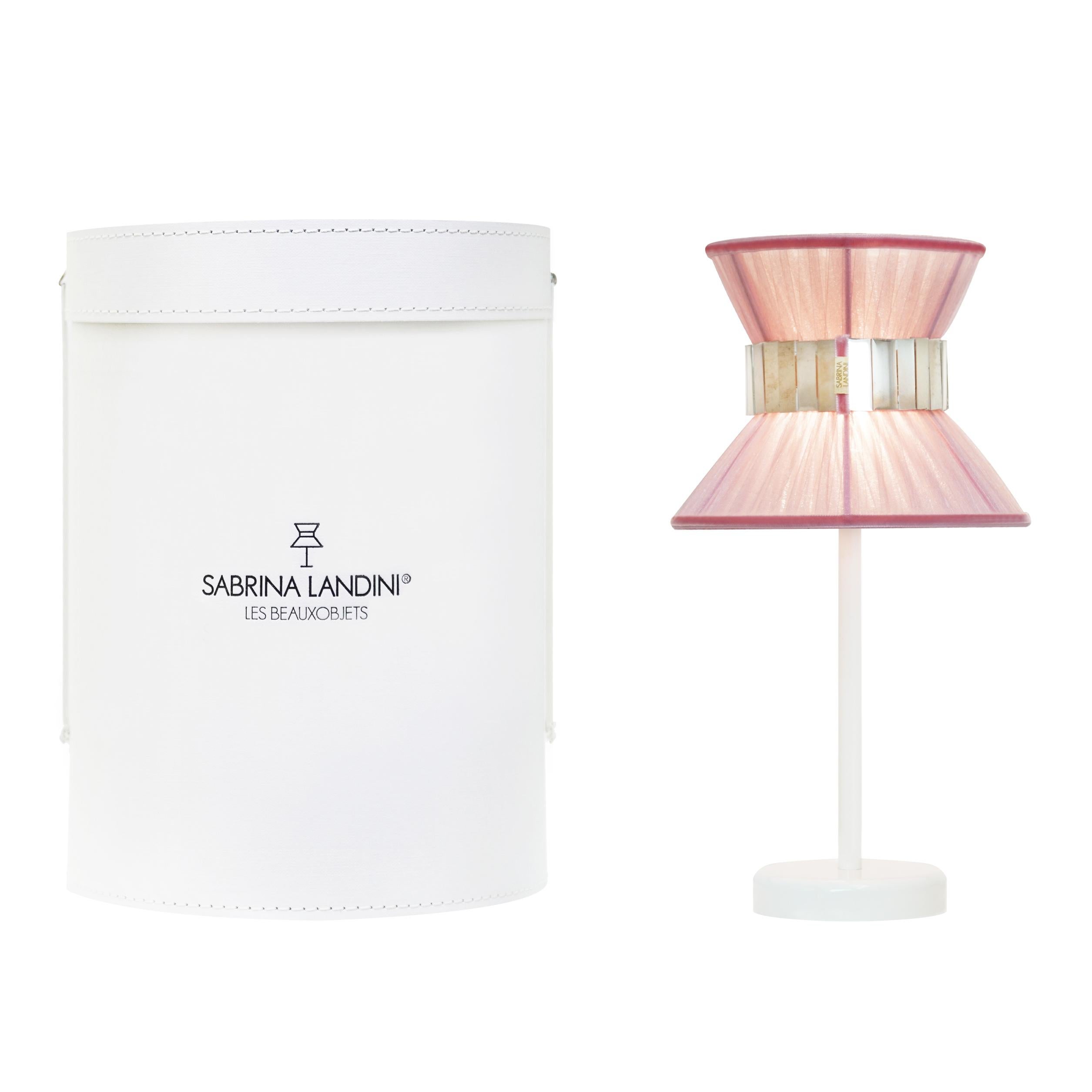 Tiffany Contemporary Tischlampe 23 Pulverseide, Messing, versilbertes Glas im Zustand „Neu“ im Angebot in Pietrasanta, IT