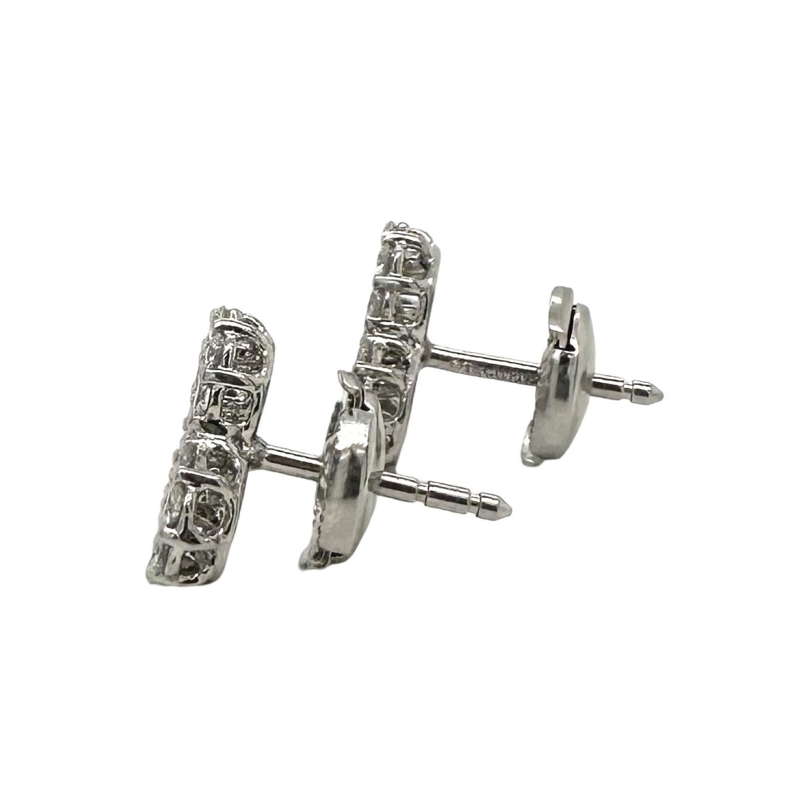 Marchio: Tiffany & Co.
Materiale: Platino
Dimensioni: 11,59 x11,59 mm
Peso totale in carati: 0,57 mm
Include: Tiffany & Co. ScatolaMarchio: Tiffany & Co.
Materiale: Platino
Dimensioni: 11,59 x11,59 mm
Peso totale in carati: 0,57 mm
Include: Tiffany