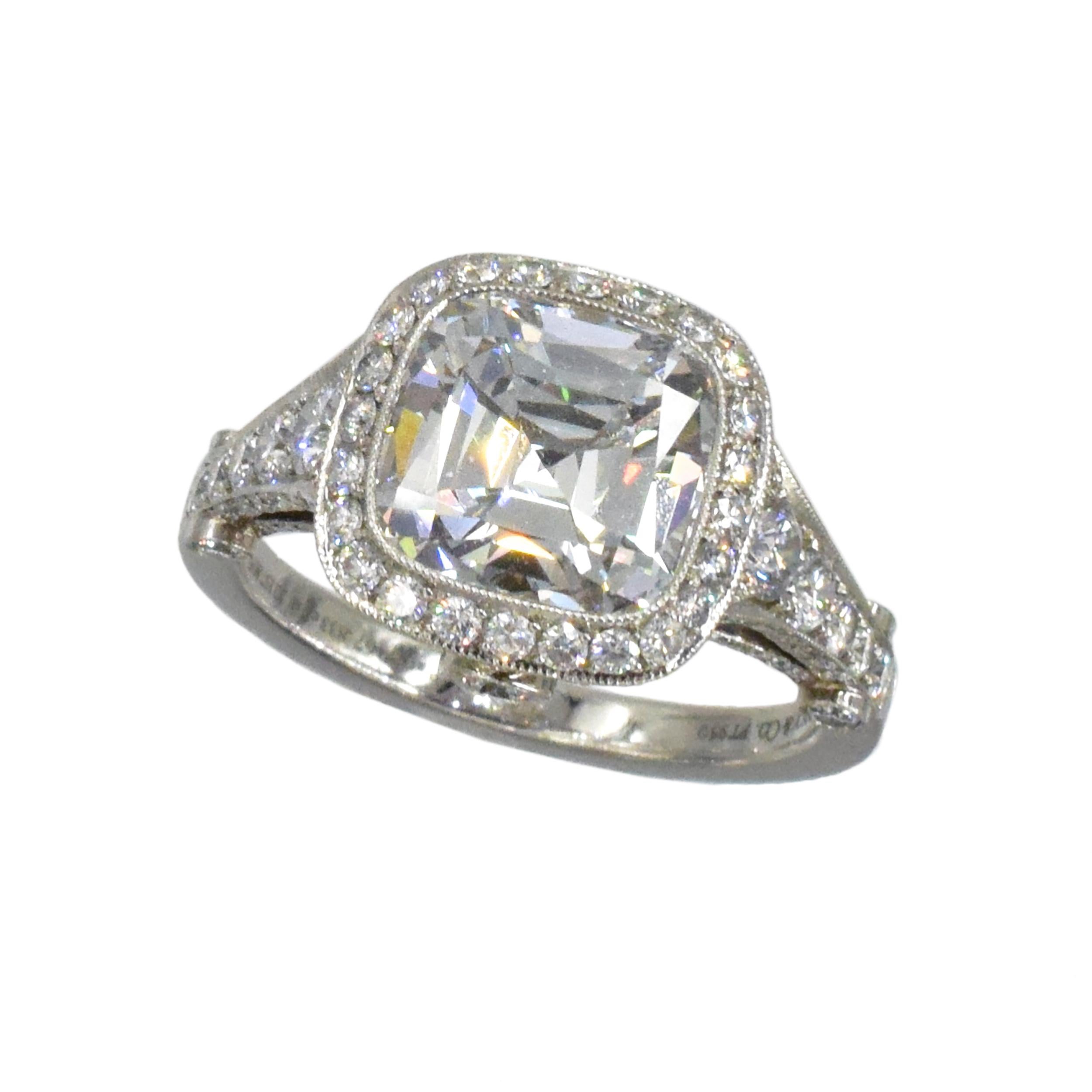 Diamant coussin Tiffany  l'anneau 