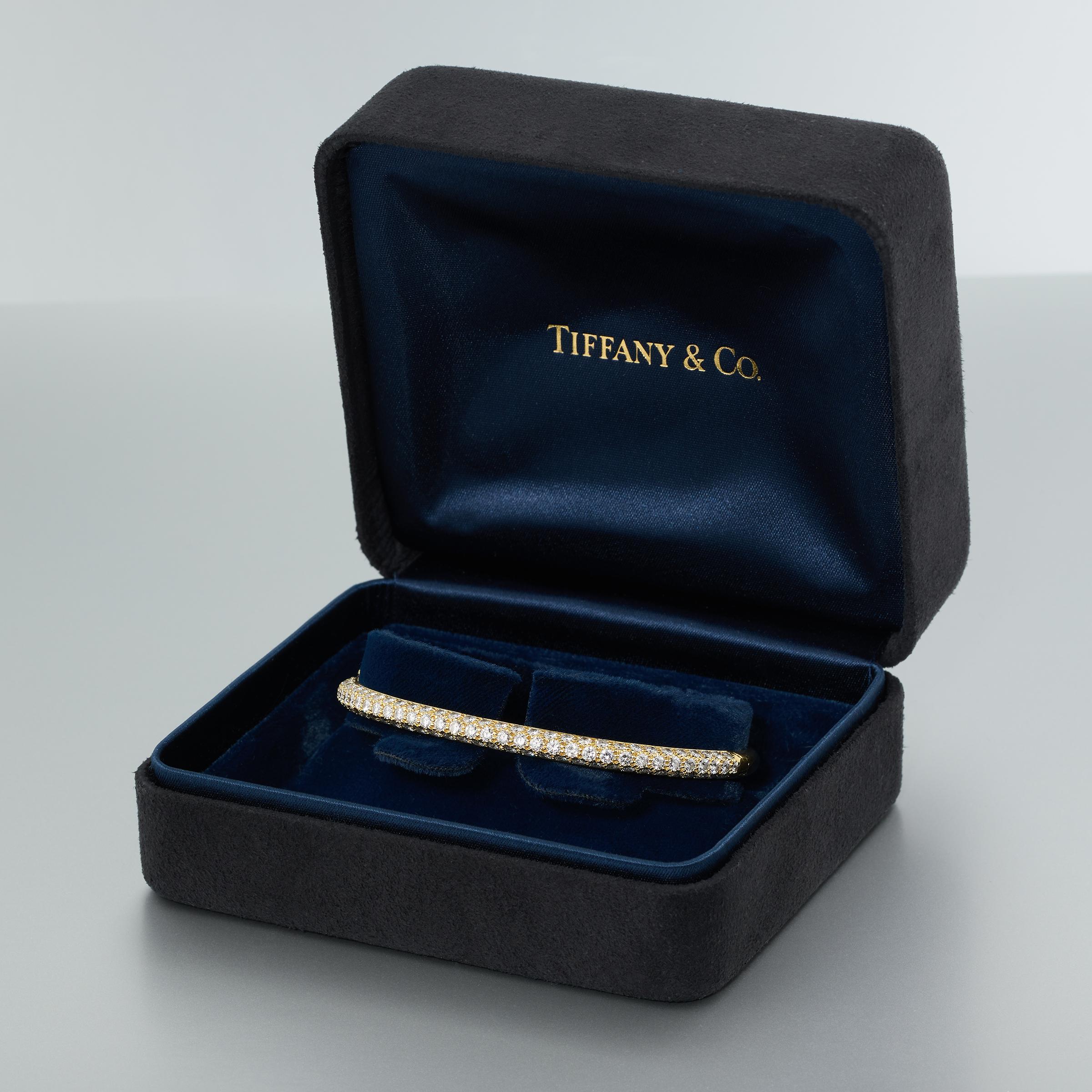 Taille brillant Tiffany Bracelet jonc collection Metro en or jaune 18 carats avec diamants 4 carats en vente