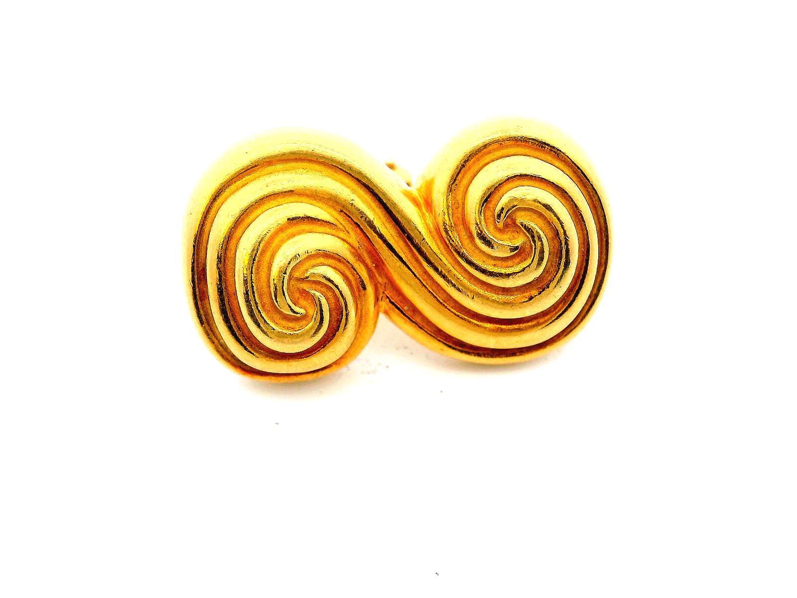 Tiffany Boucles d'oreilles Spiro estate Clips-backs Or jaune 18K Excellent état - En vente à Great Neck Plaza, NY