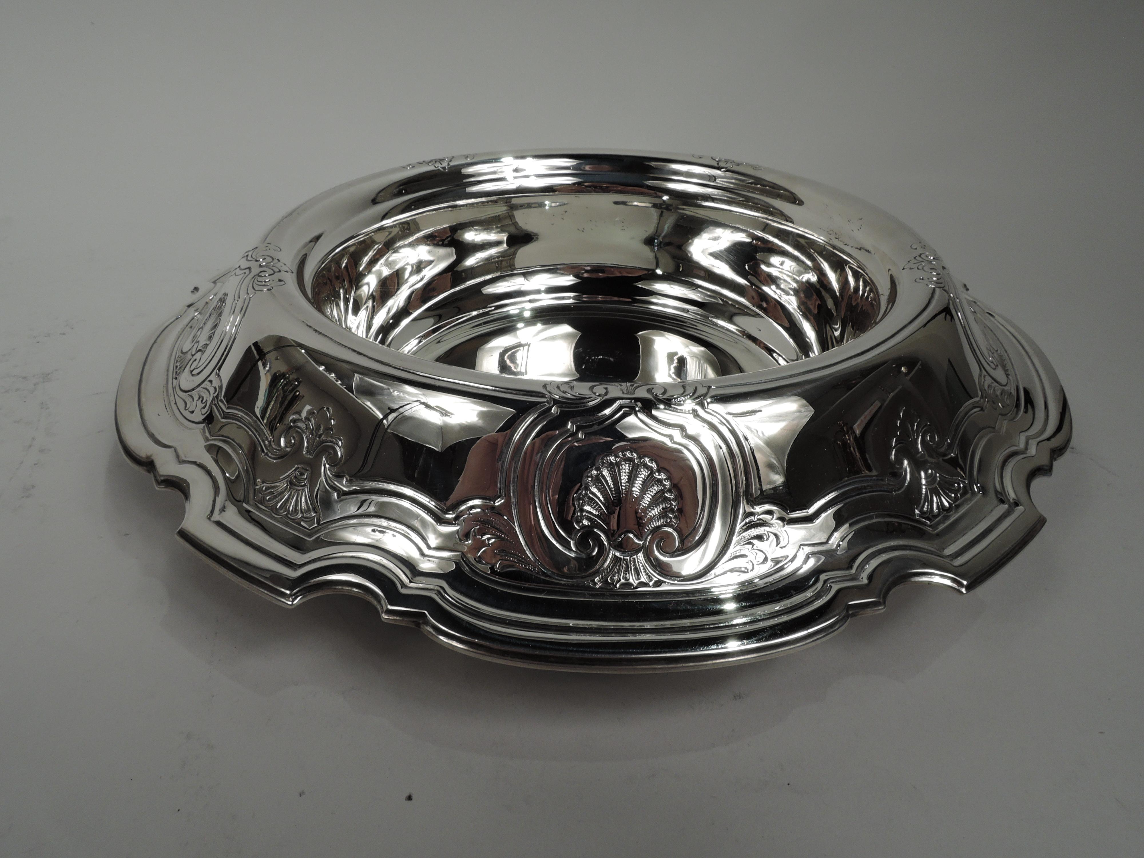 American Tiffany & Co. Edwardian Classical Small Sterling Silver Centerpiece Bowl