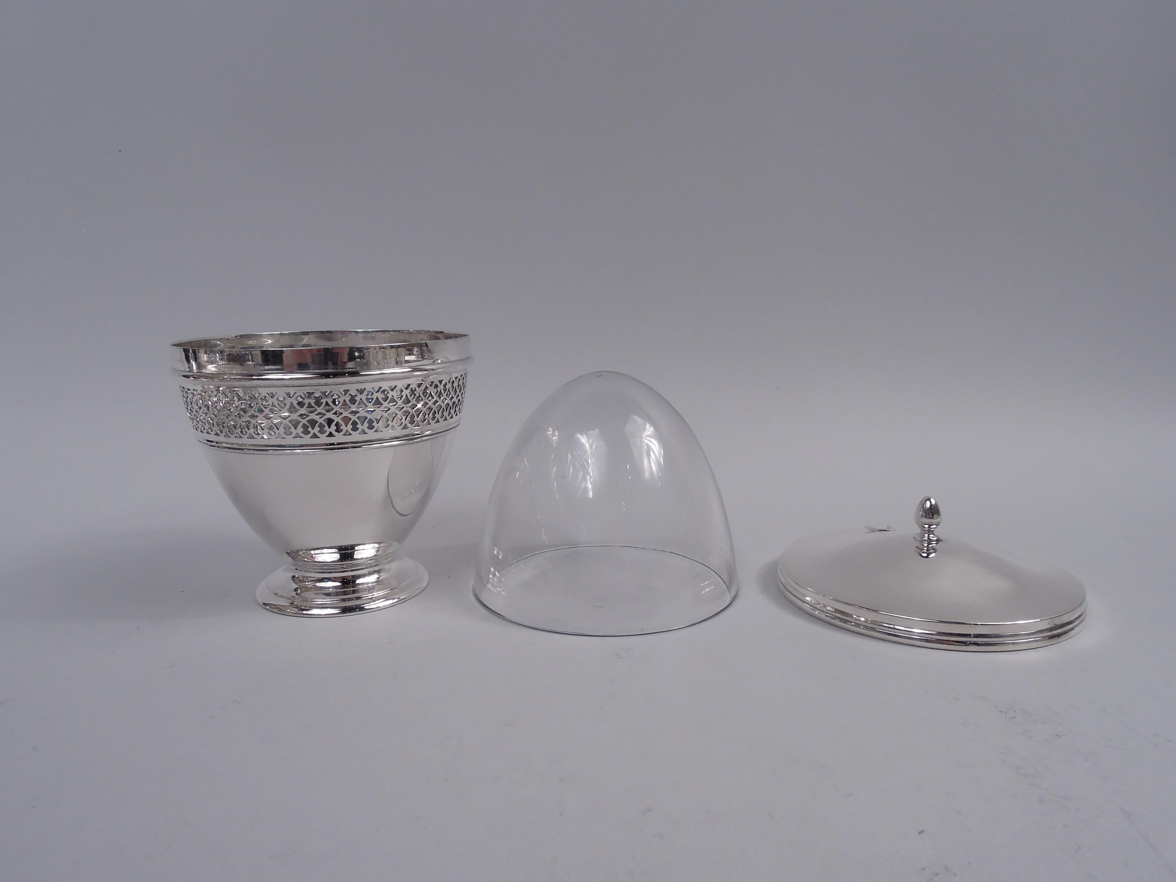 Tiffany Edwardian Classical Sterling Silber Kaviar Schale auf Platte im Zustand „Gut“ im Angebot in New York, NY