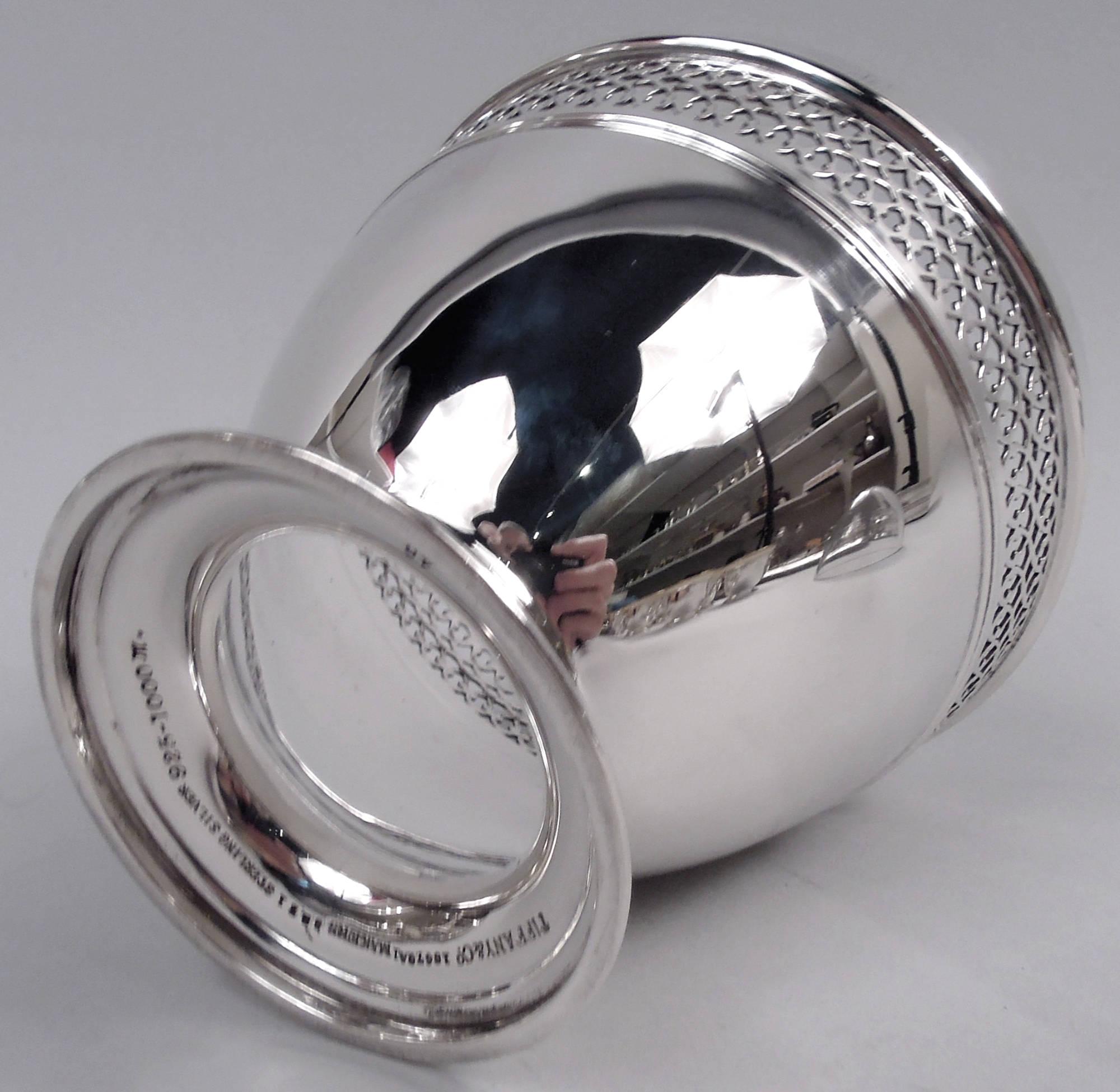Tiffany Edwardian Classical Sterling Silber Kaviar Schale auf Platte im Angebot 2