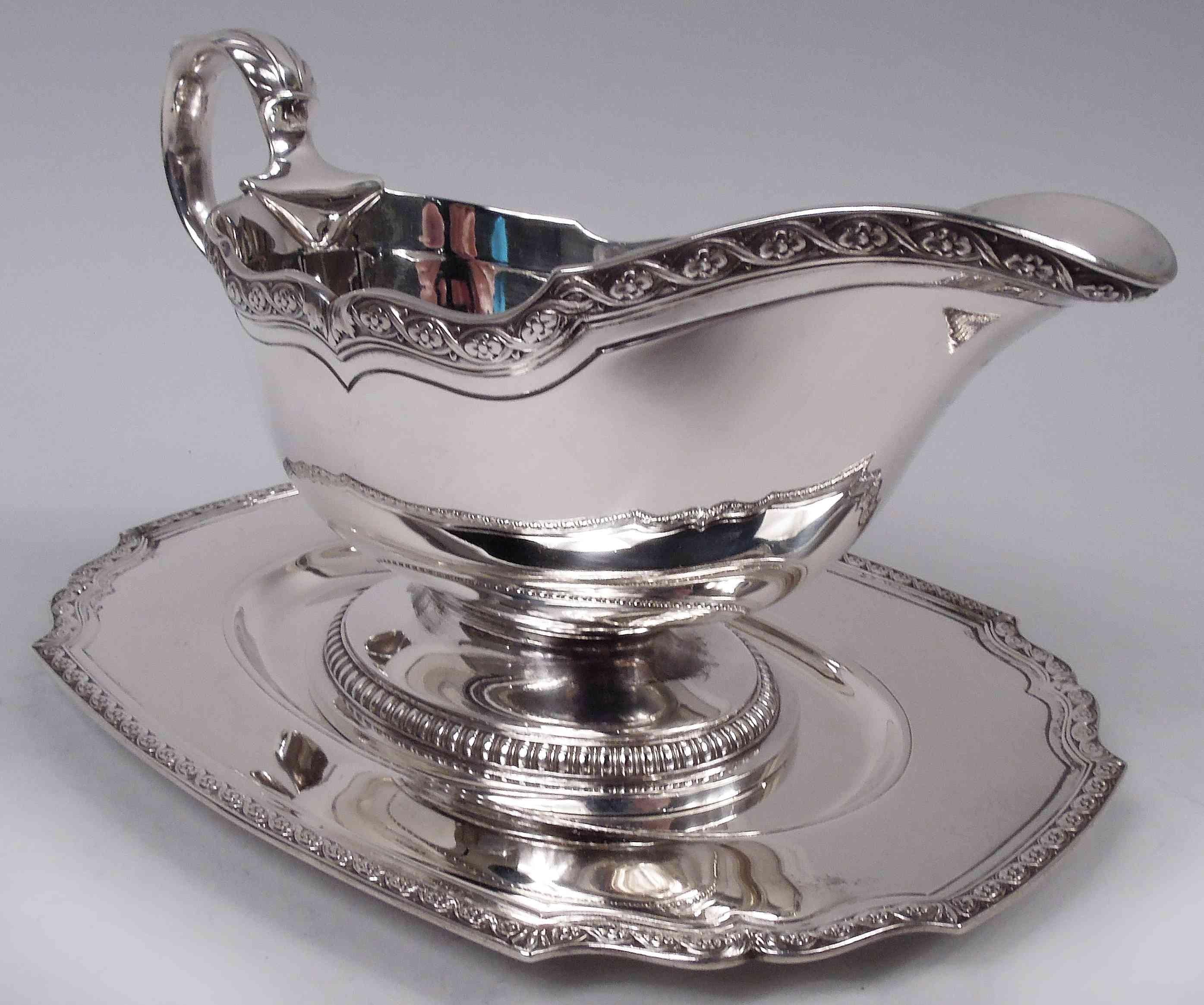 American Tiffany Edwardian Classical Sterling Silver Gravy Boat on Stand