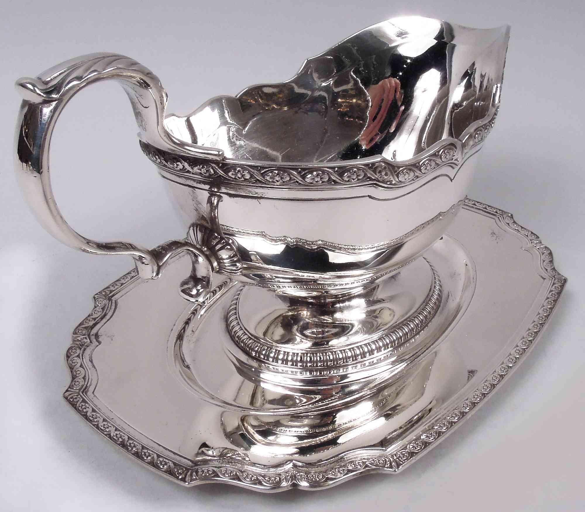 20th Century Tiffany Edwardian Classical Sterling Silver Gravy Boat on Stand