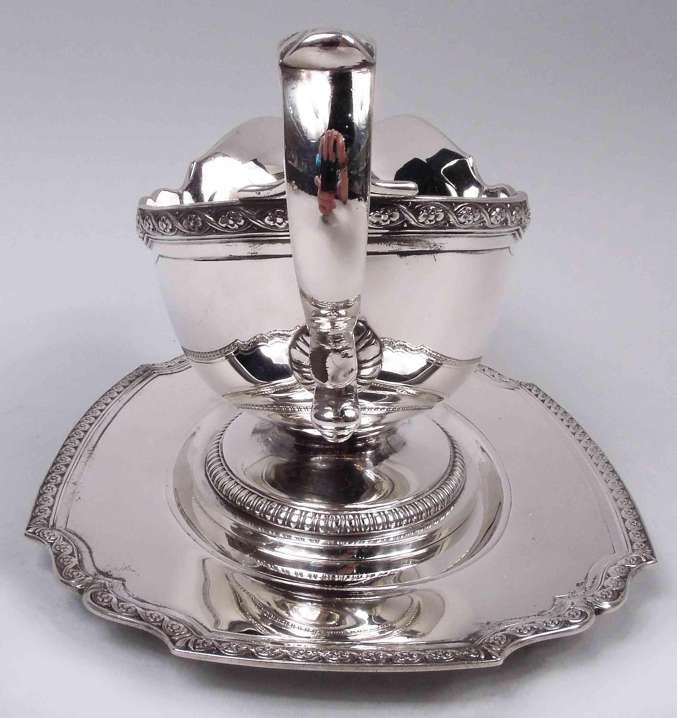 Tiffany Edwardian Classical Sterling Silver Gravy Boat on Stand 1