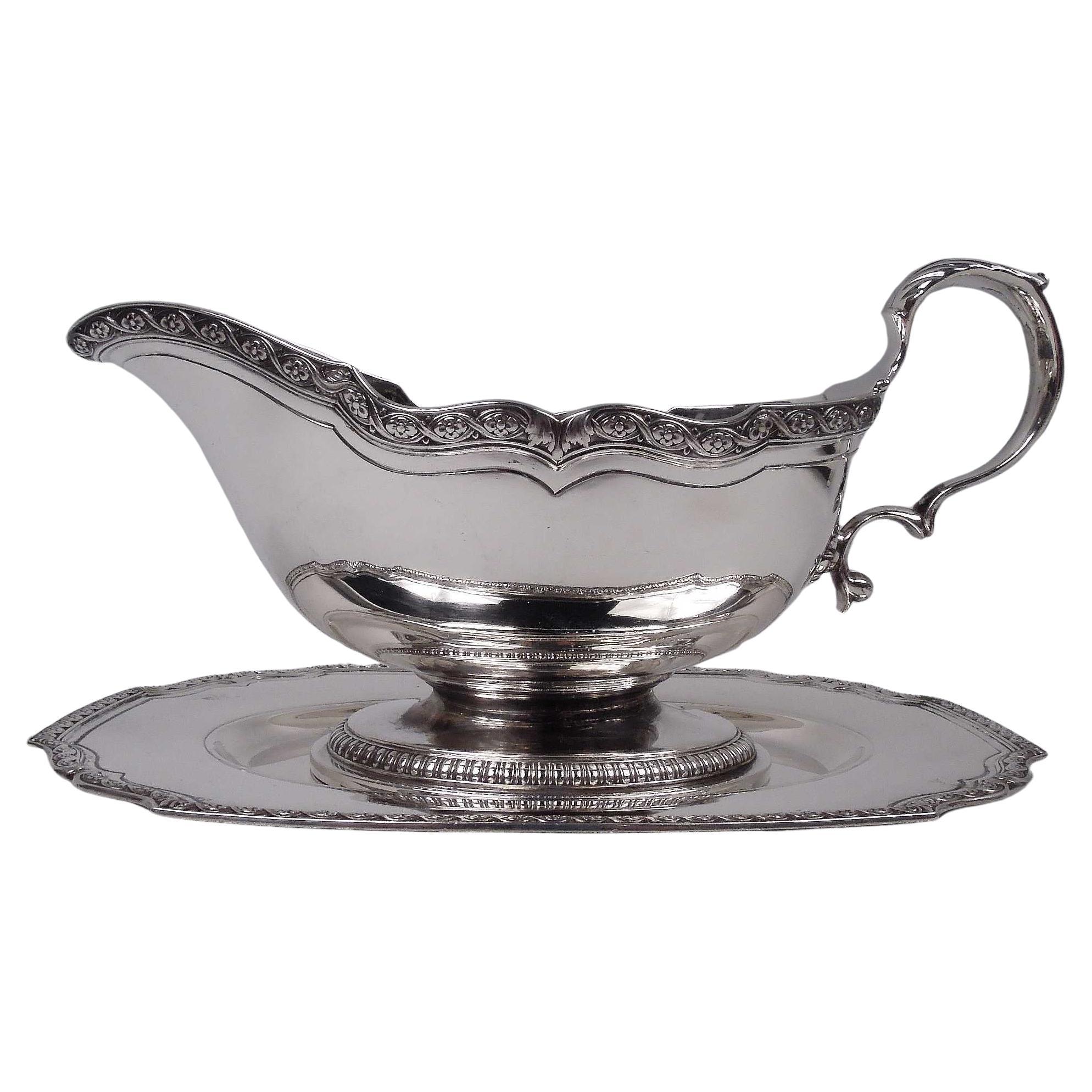 Tiffany Edwardian Classical Sterling Silver Gravy Boat on Stand For Sale