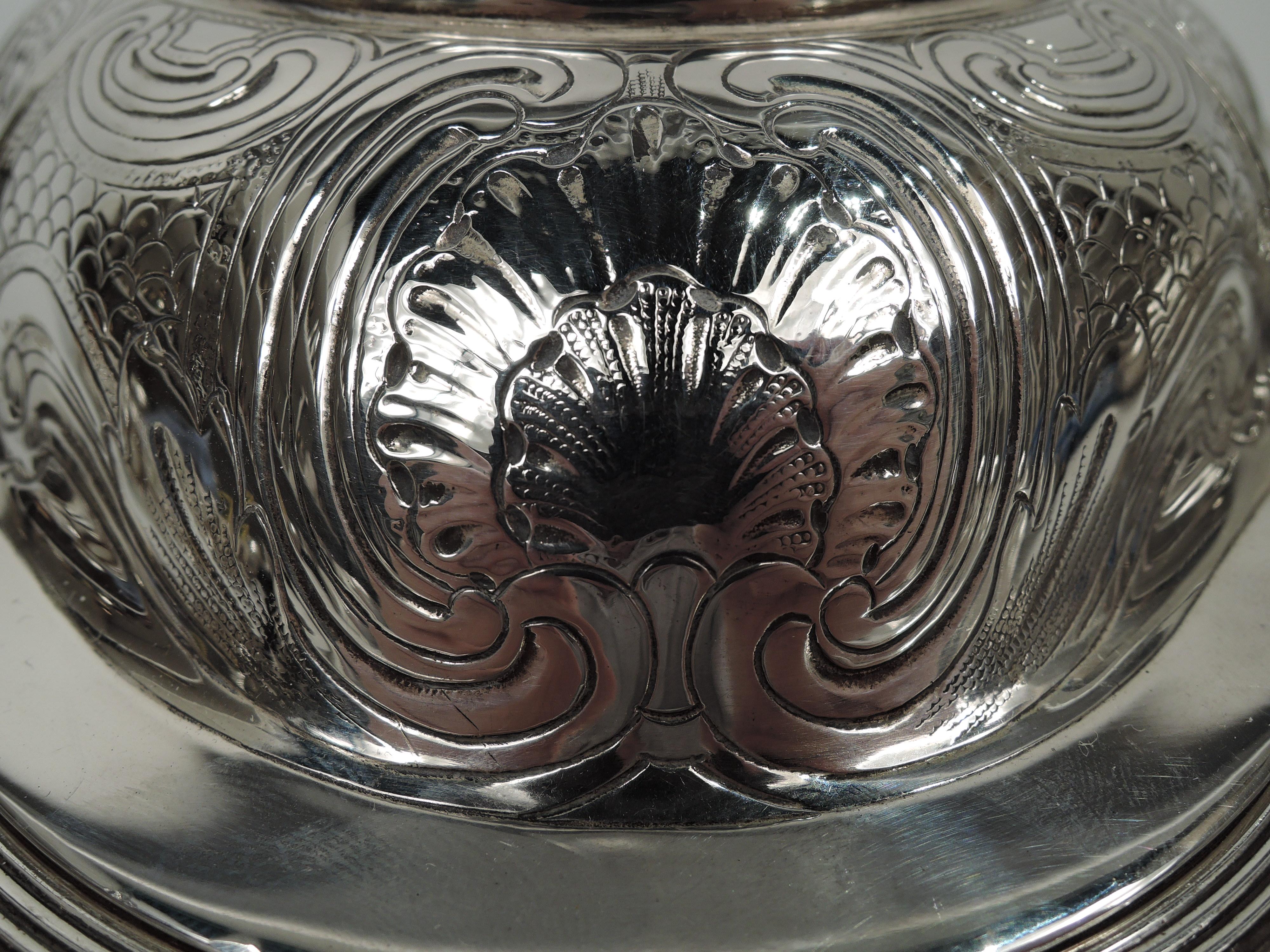 Tiffany Edwardian Modern Classical Sterling Silver Oval Serving Bowl For Sale 4