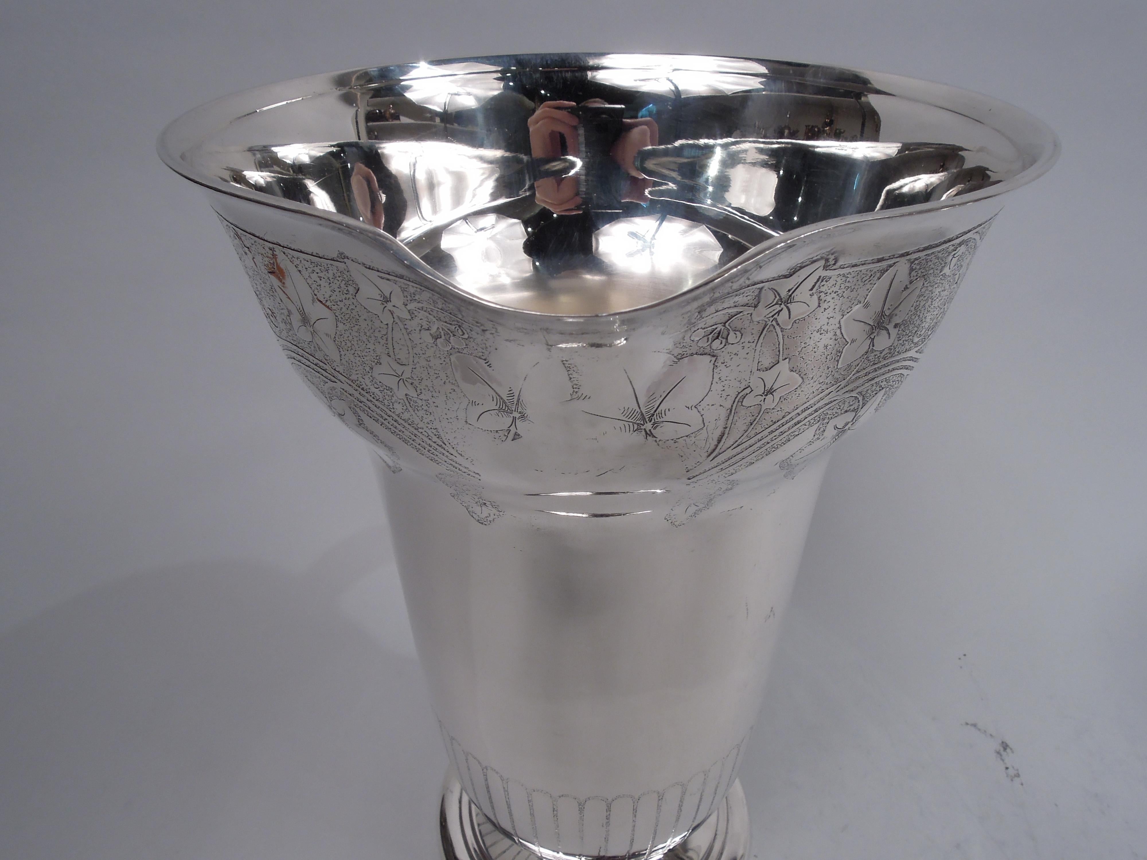 Tiffany Edwardianischer moderner klassischer Wasserkrug aus Sterlingsilber im Angebot 1