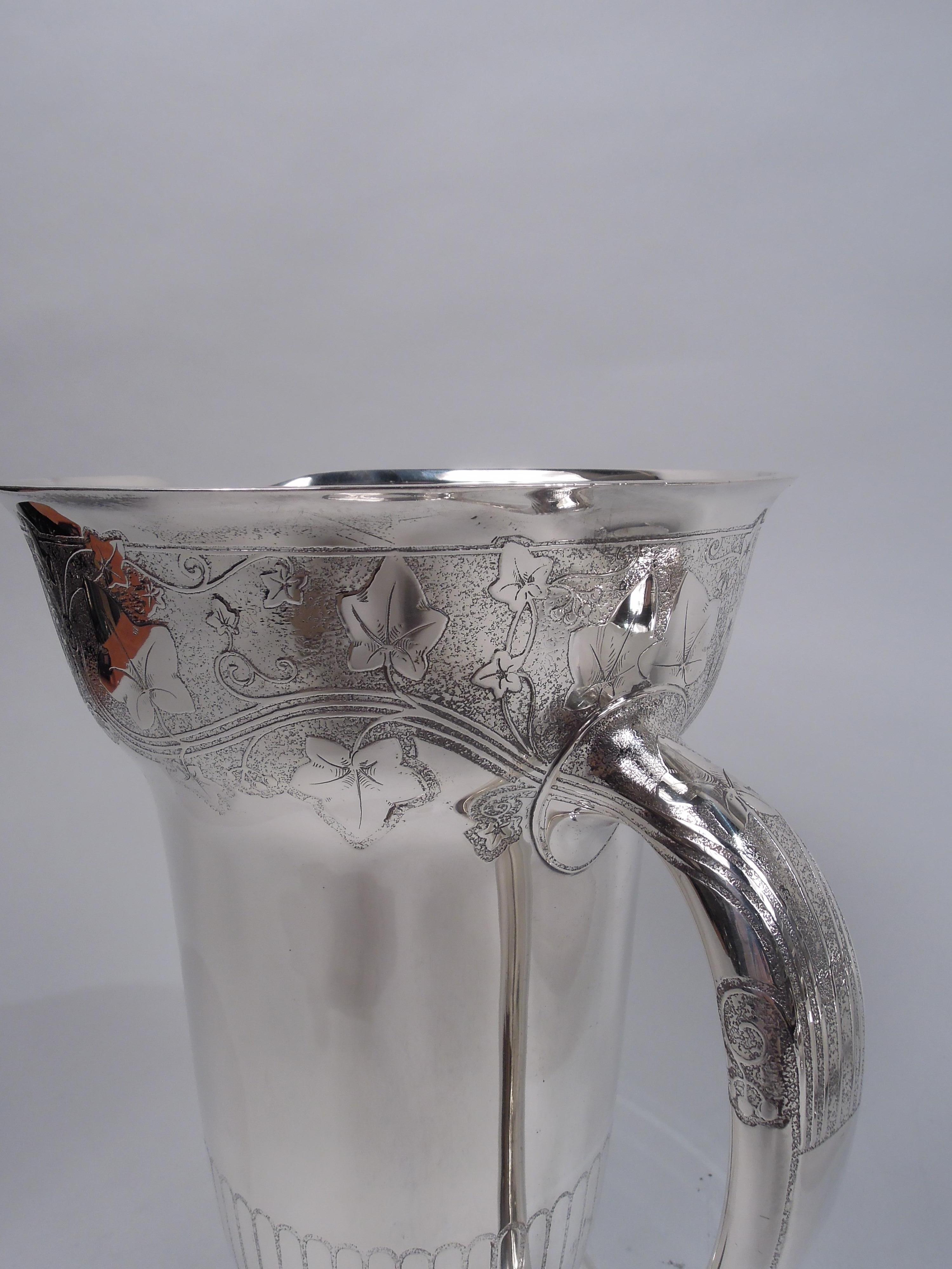Tiffany Edwardianischer moderner klassischer Wasserkrug aus Sterlingsilber im Angebot 3
