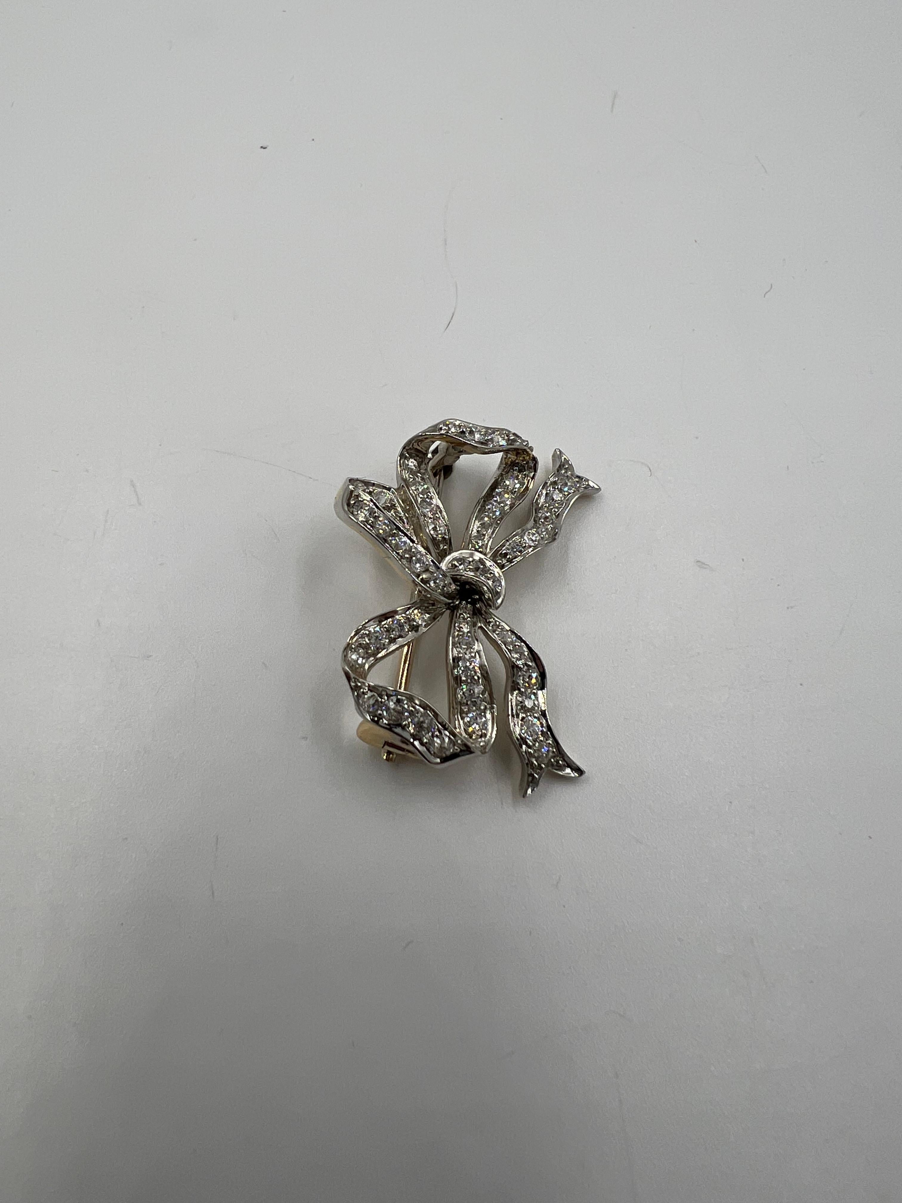 Women's or Men's Tiffany Edwardian Old Mine Cut Diamond Platinum 18k Gold Bow Brooch Circa 1910 For Sale