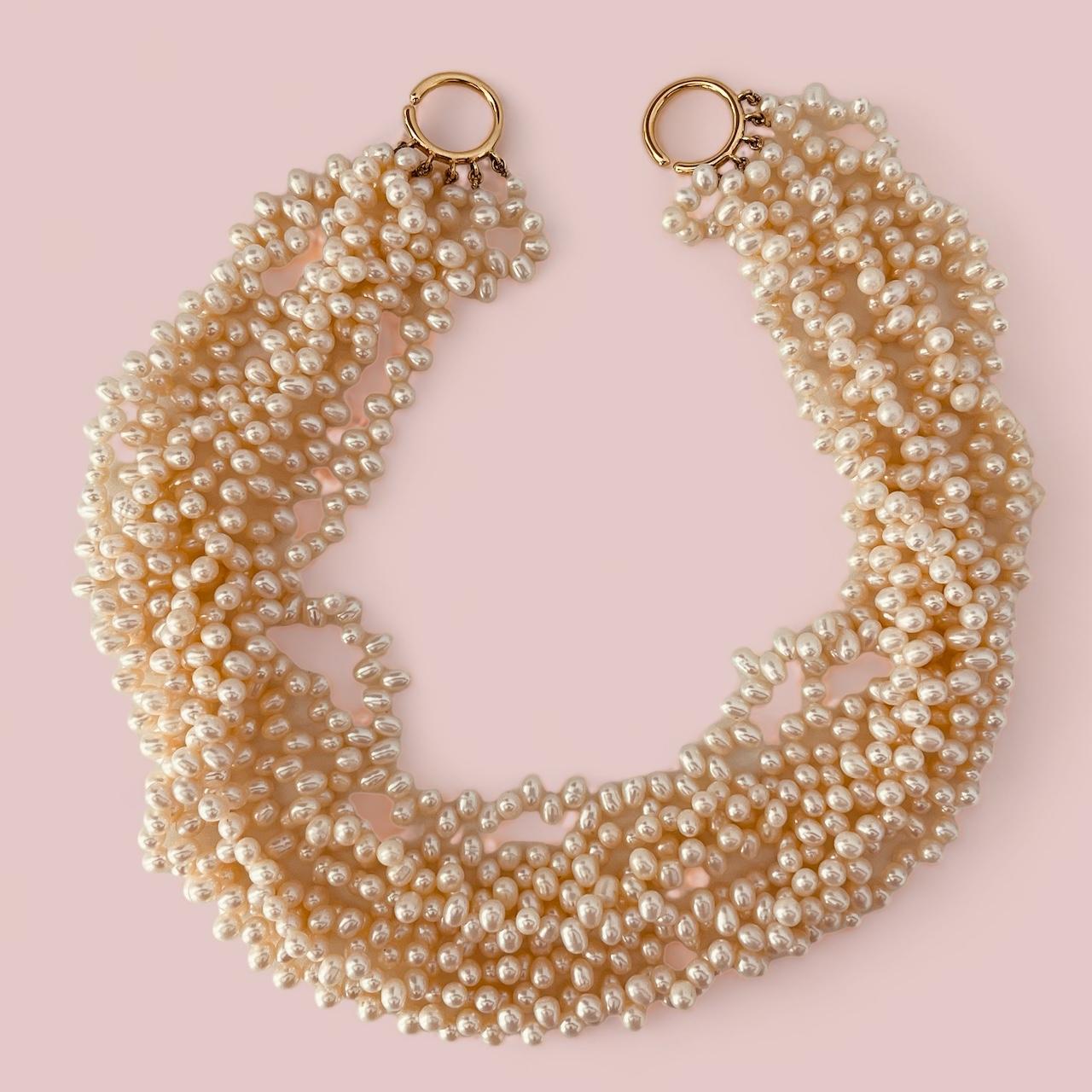 TIFFANY Eight-strand Freshwater Pearl Necklace To 18ct Gold Interlocking Hoops In Excellent Condition For Sale In London, GB