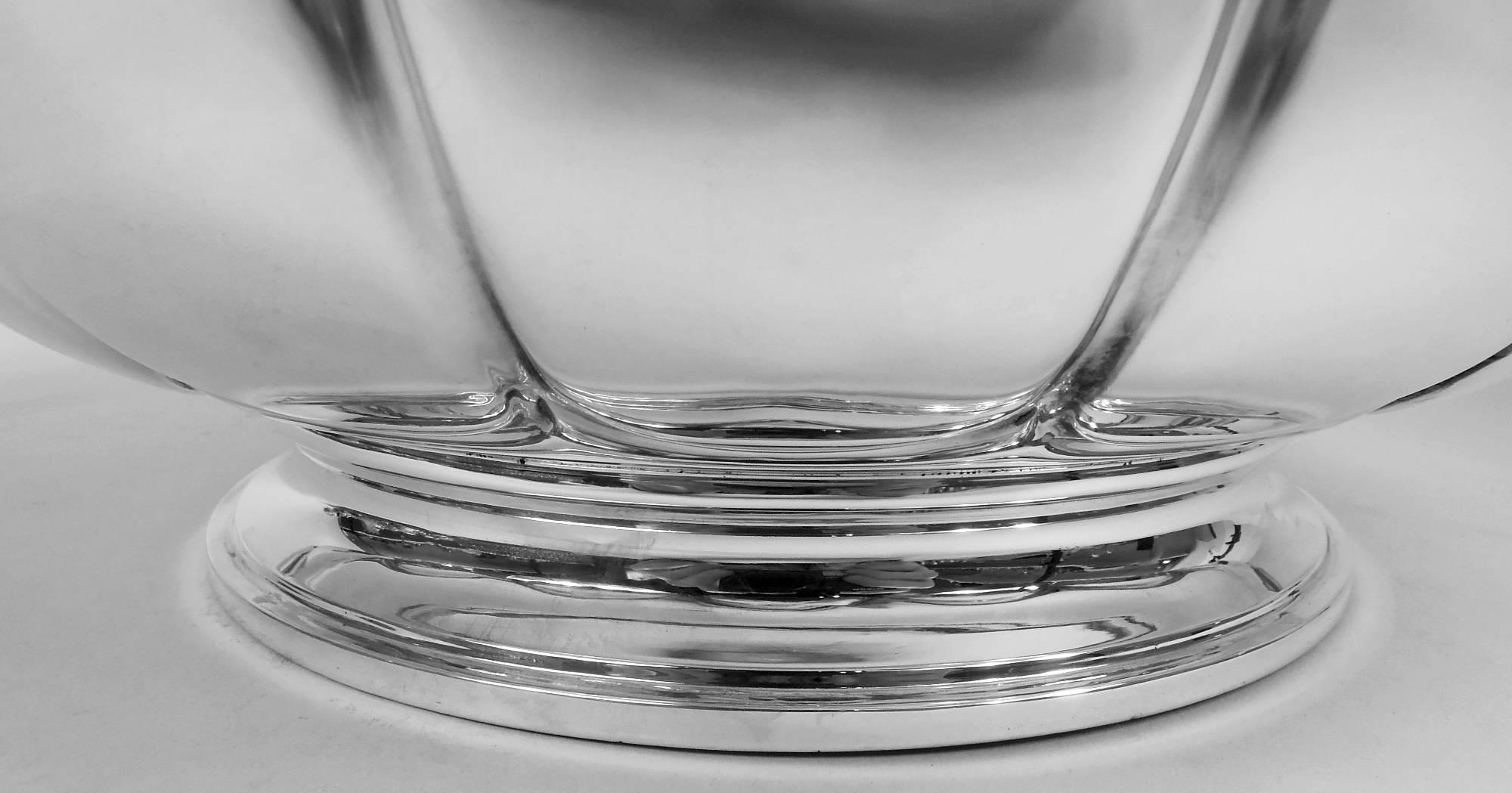 Cuenco centro de mesa clásico inglés de mediados de siglo Tiffany en Bueno estado para la venta en New York, NY