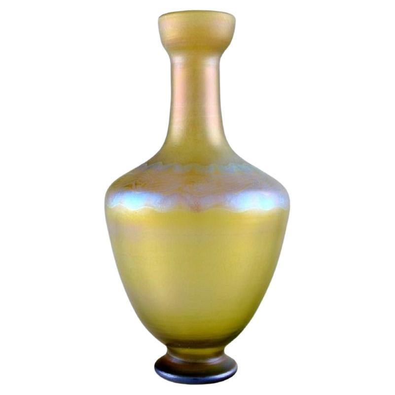 Large Tiffany Favrile Vase in Iridescent Art Glass, Early 20th Century