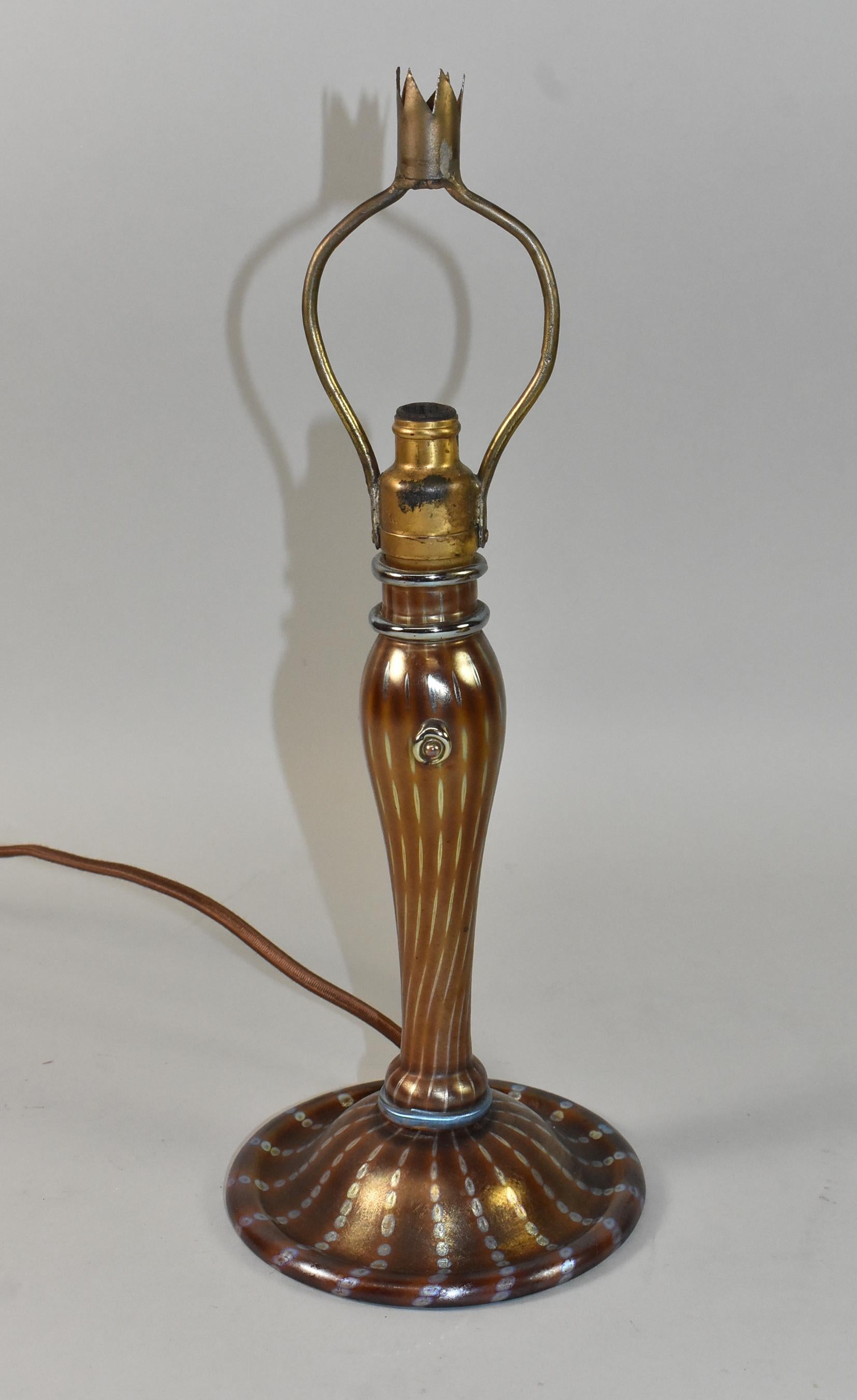 Lámpara de tocador Tiffany Favrile Art Glass Vidrio artístico en venta