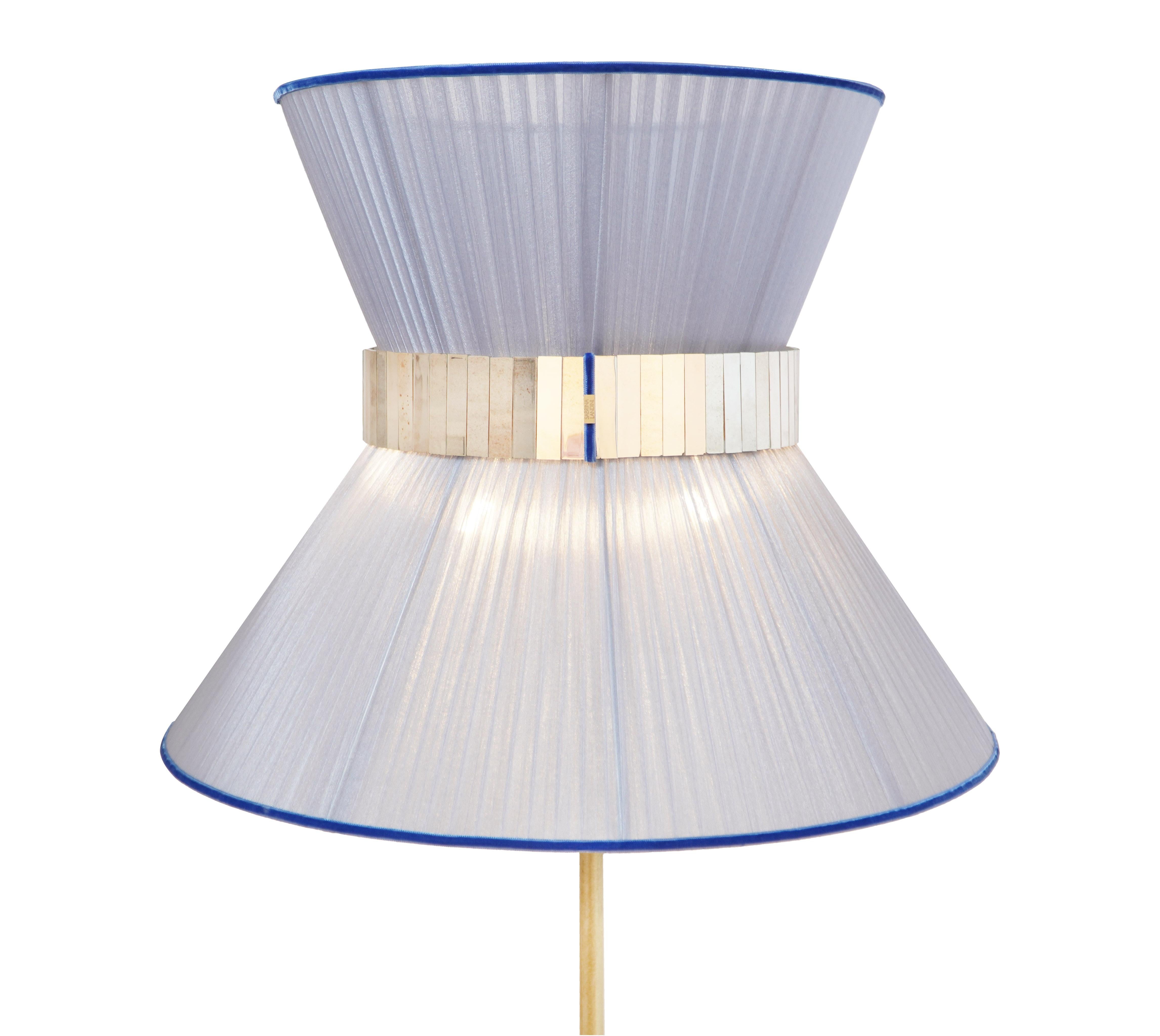 Seit 20 Jahren sind wir bestrebt, Ihnen einzigartige Collection'S in Bezug auf Design und Qualität anzubieten. Alle unsere kultigen Produkte werden in unserem Atelier in der Toskana, Italien, nach einem uralten Versilberungsverfahren von Hand