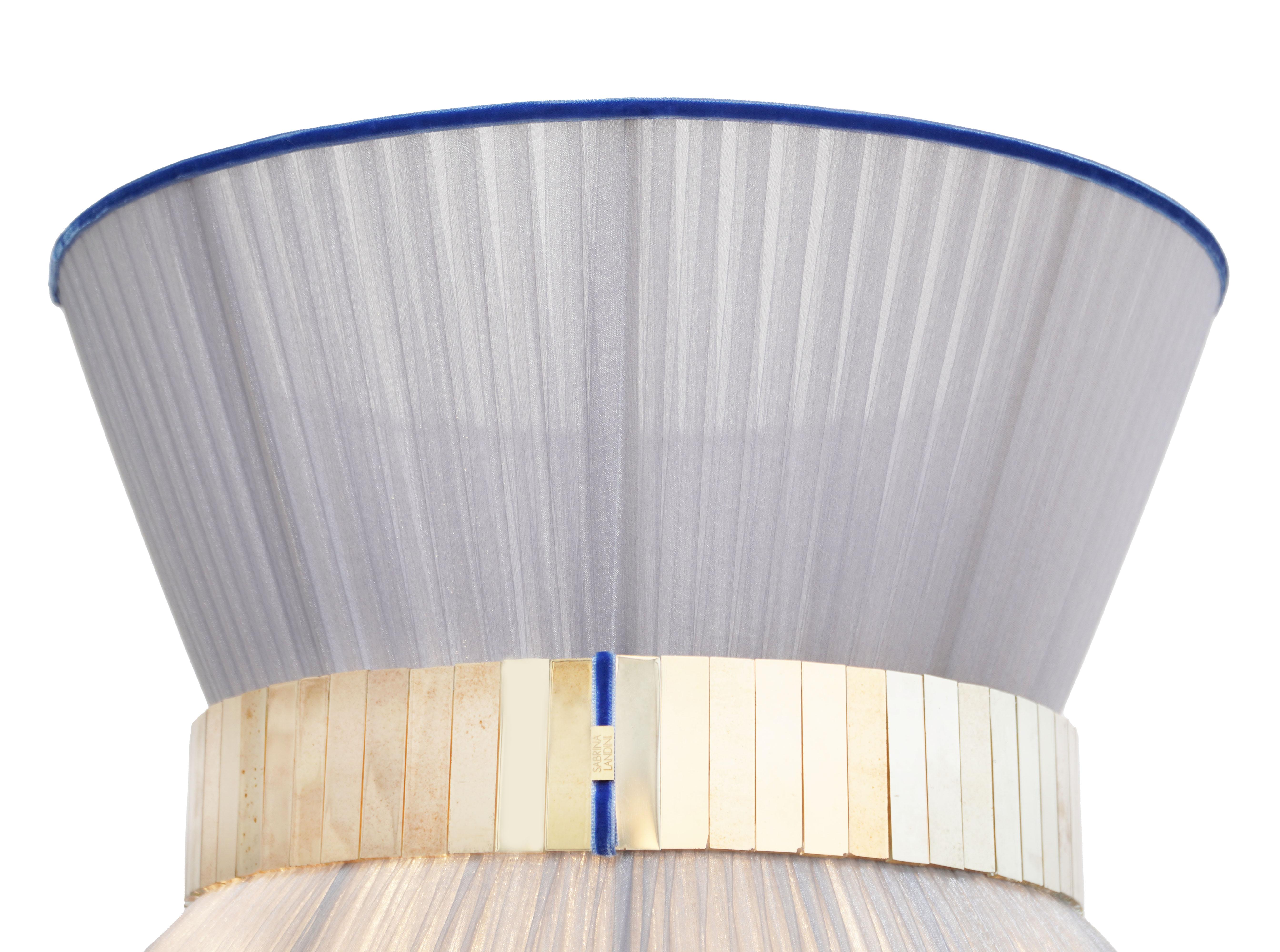 Stehlampe „Tiffany“ 30 Silber-Blaue Seide, antik versilbertes Glas, Messing im Zustand „Neu“ im Angebot in Pietrasanta, IT
