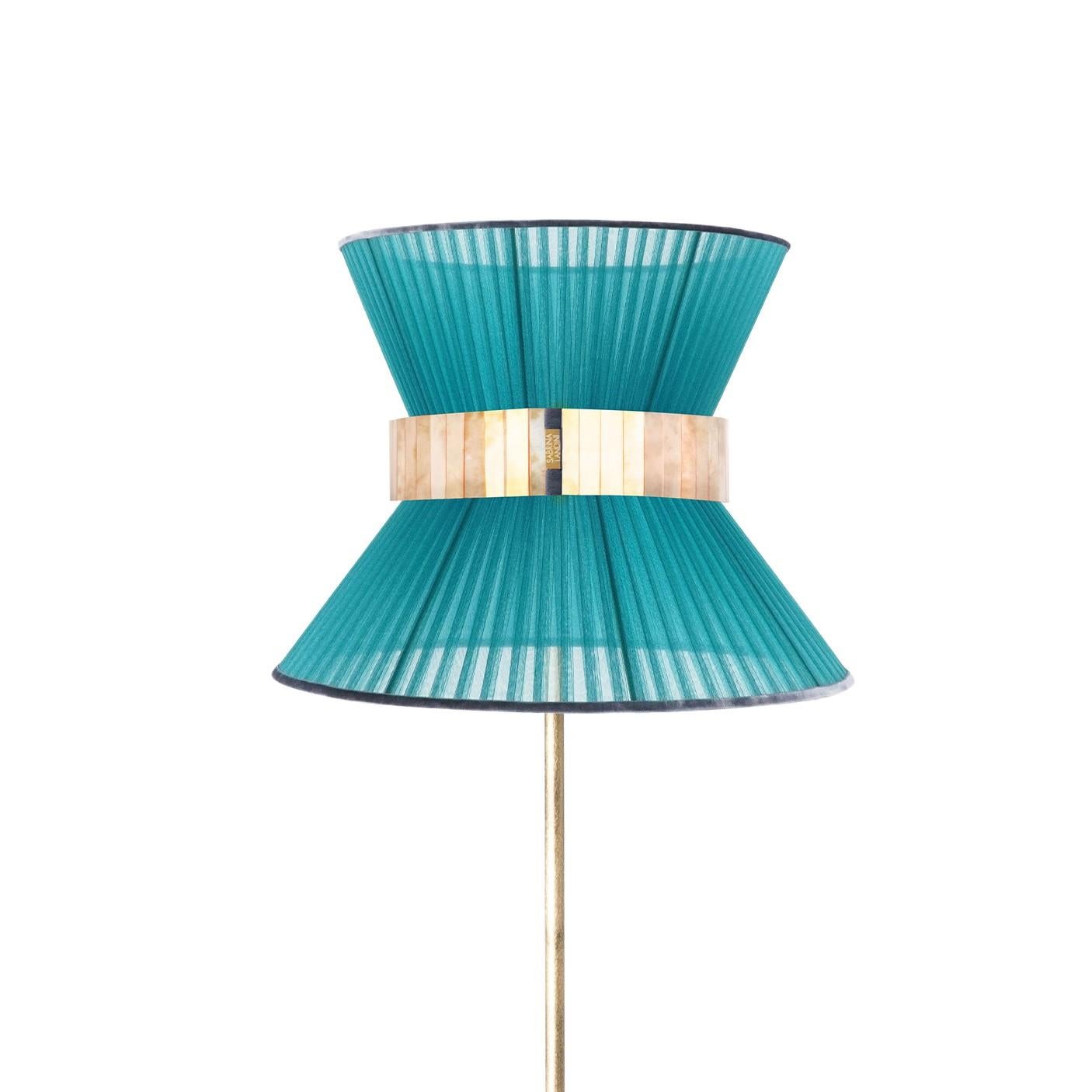 Durante 20 años, hemos perpetuado nuestro exclusivo método de fabricación. Inspirada en los reflejos ilimitados del cristal, Sabrina Landini ha creado una elegante colección para el hogar.
En caso de que te encuentres en la Toscana - Italia,