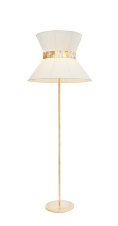 Lampada da terra Tiffany 80 Seta color crema, ottone anticato, vetro argentato