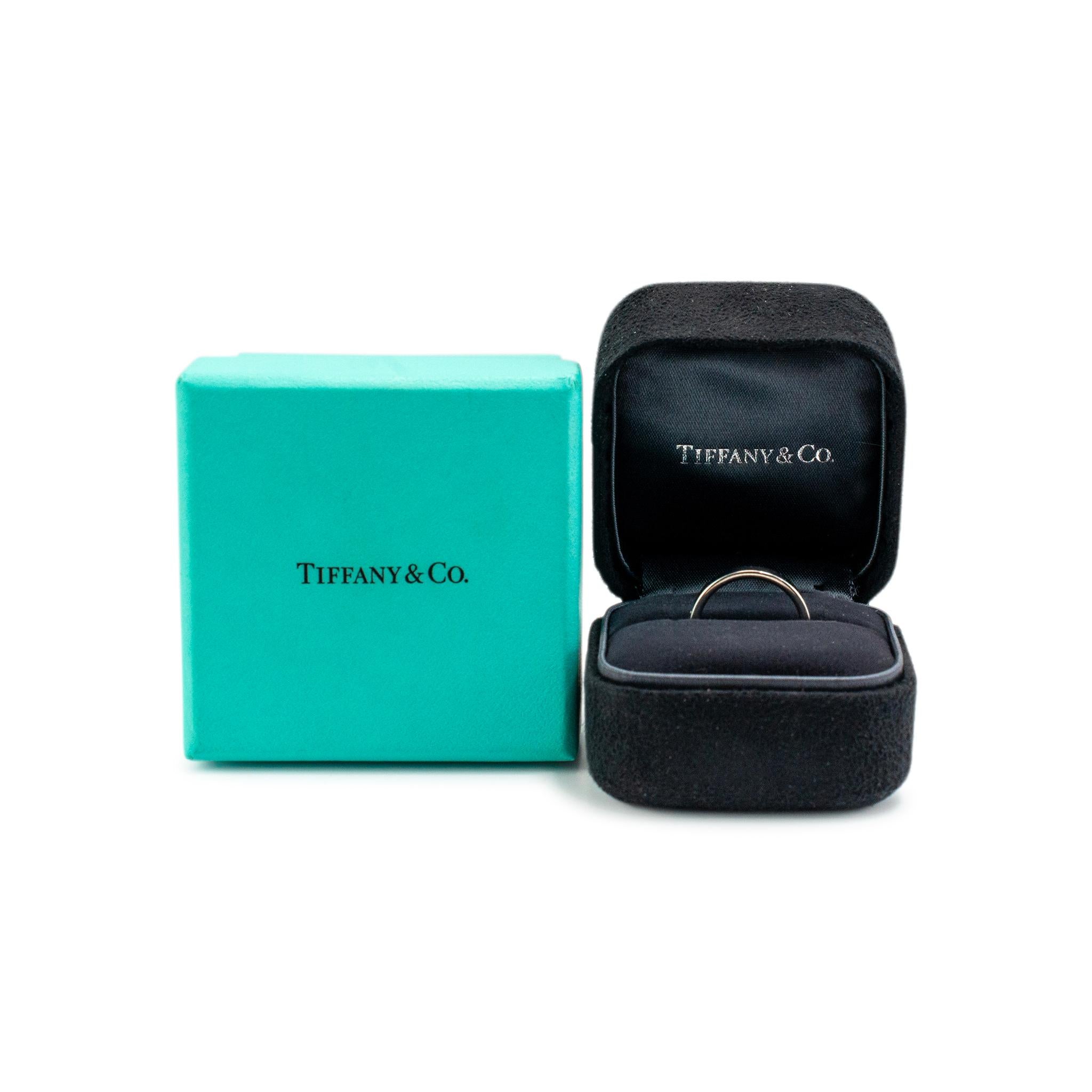 Anello Tiffany Forever Platinum 3MM Wedding Band in vendita 2