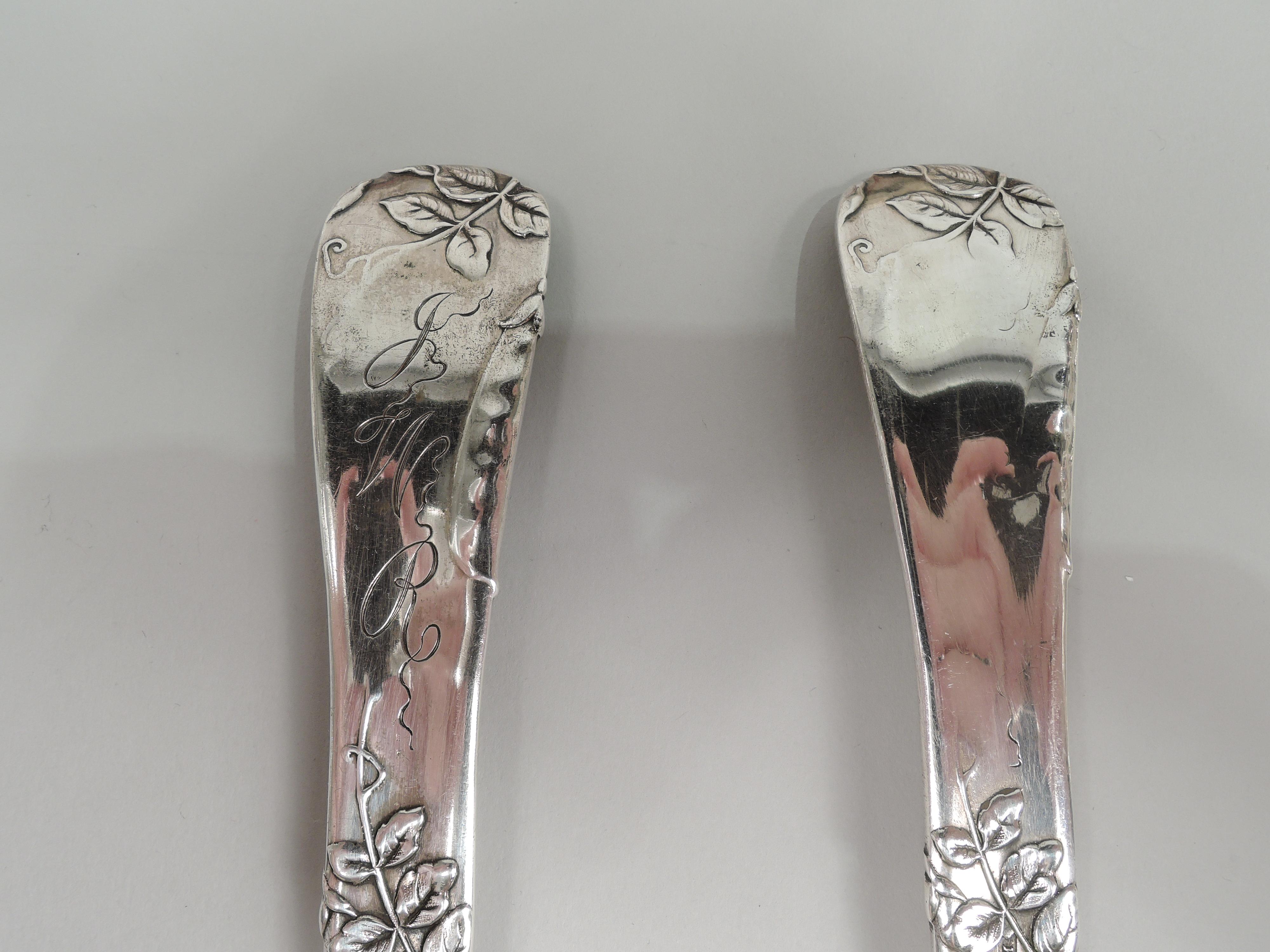 Tiffany Fruits and Flowers Sterling Silver Salad Pair with Pea Pod Motif In Excellent Condition In New York, NY