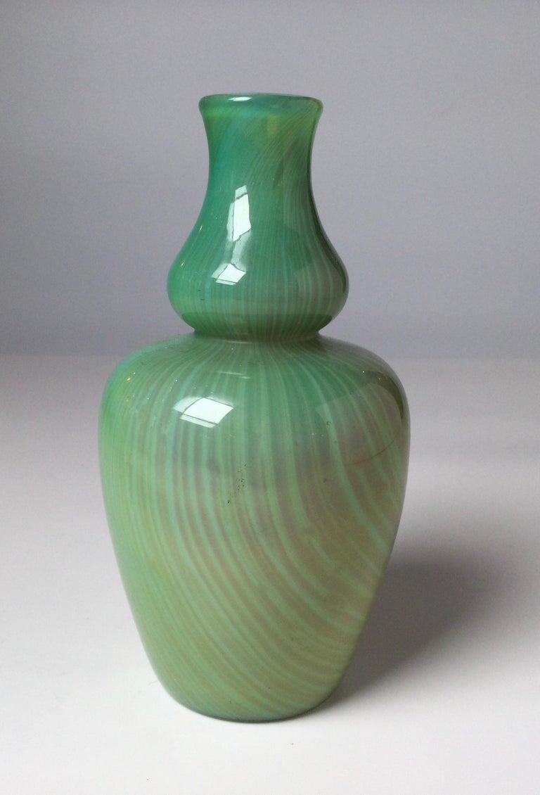 Tiffany Glass Favrile Agate Paperweight Vase In Excellent Condition For Sale In Lambertville, NJ
