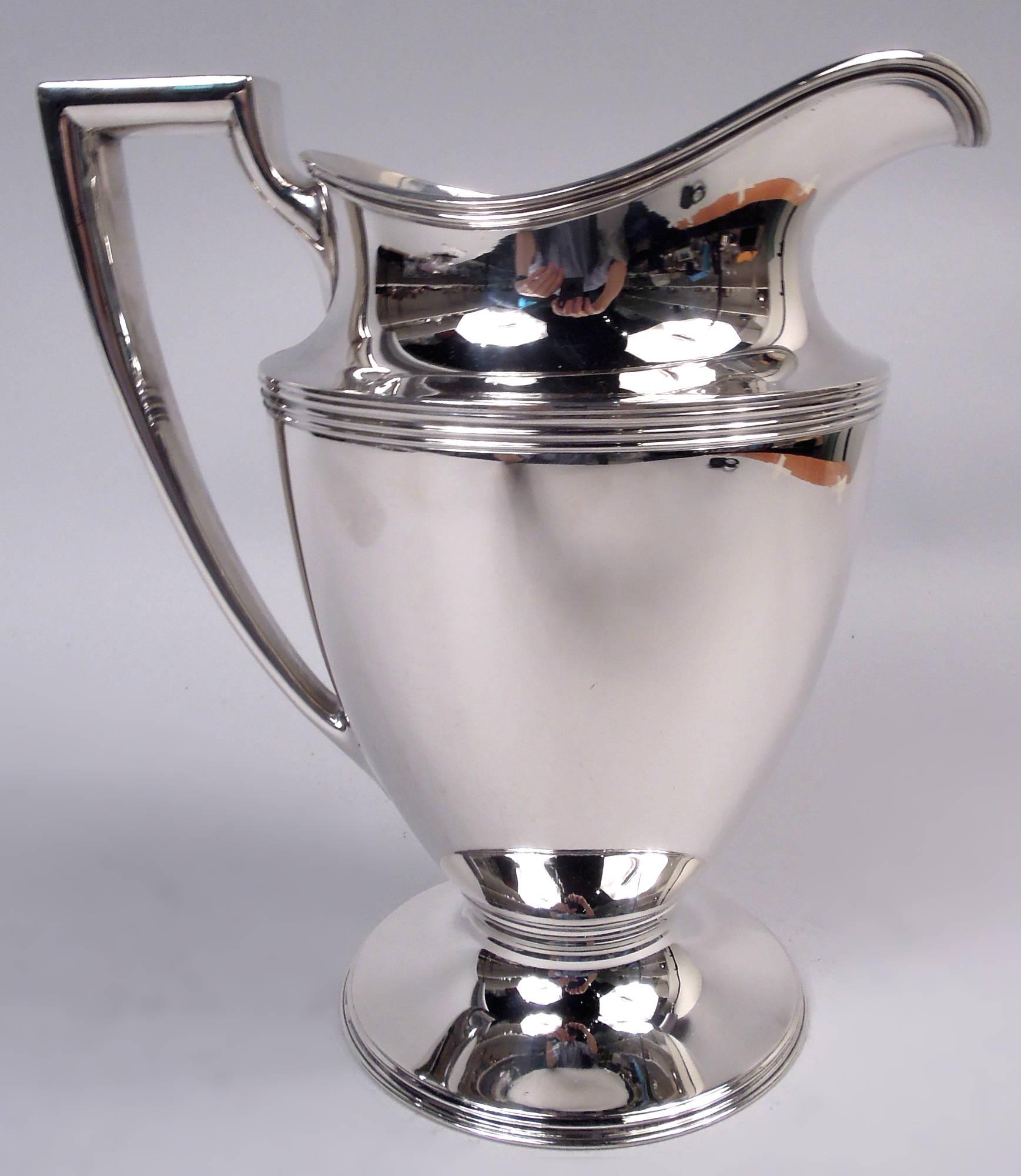 Jarra de agua de plata de ley Tiffany Hamilton Renacimiento colonial en venta