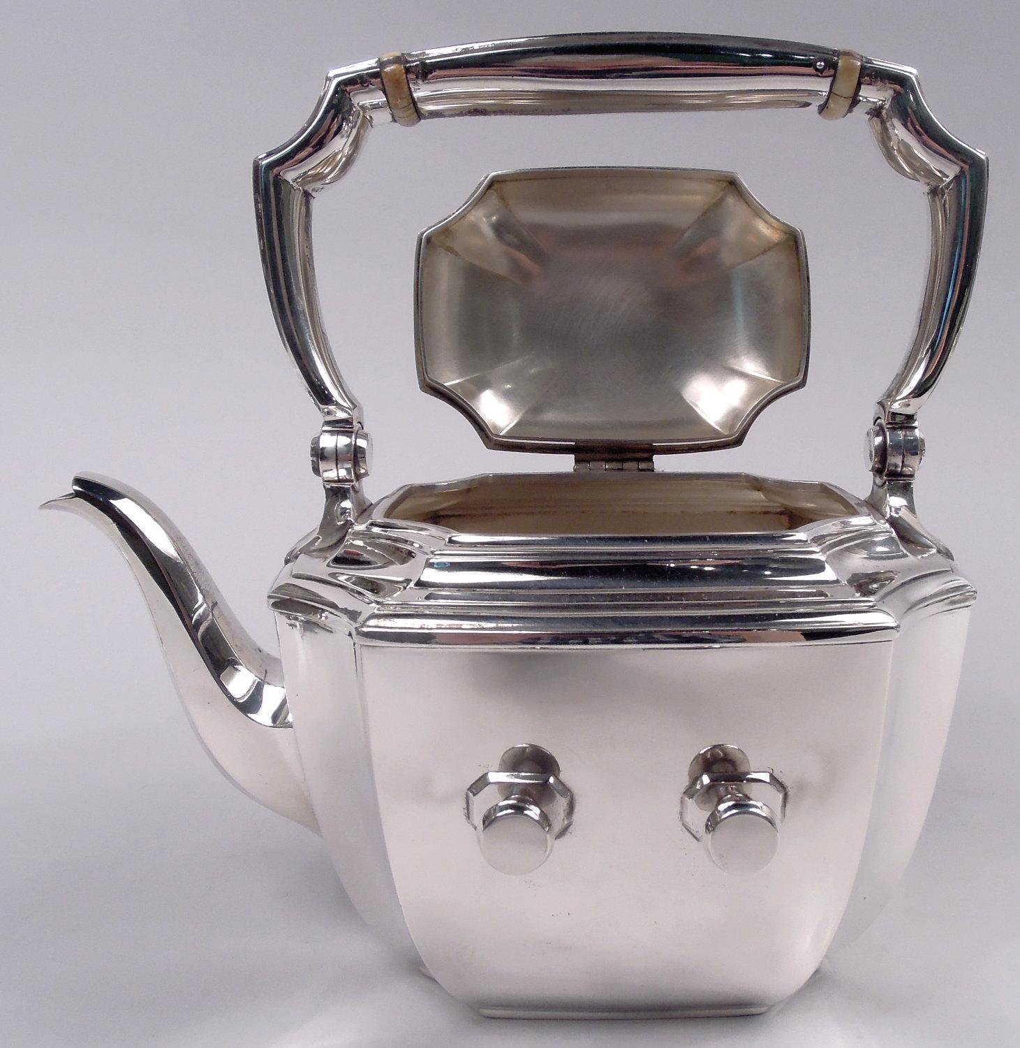 Juego de café y té Tiffany Hampton Art Déco de plata de ley en bandeja Art Decó en venta