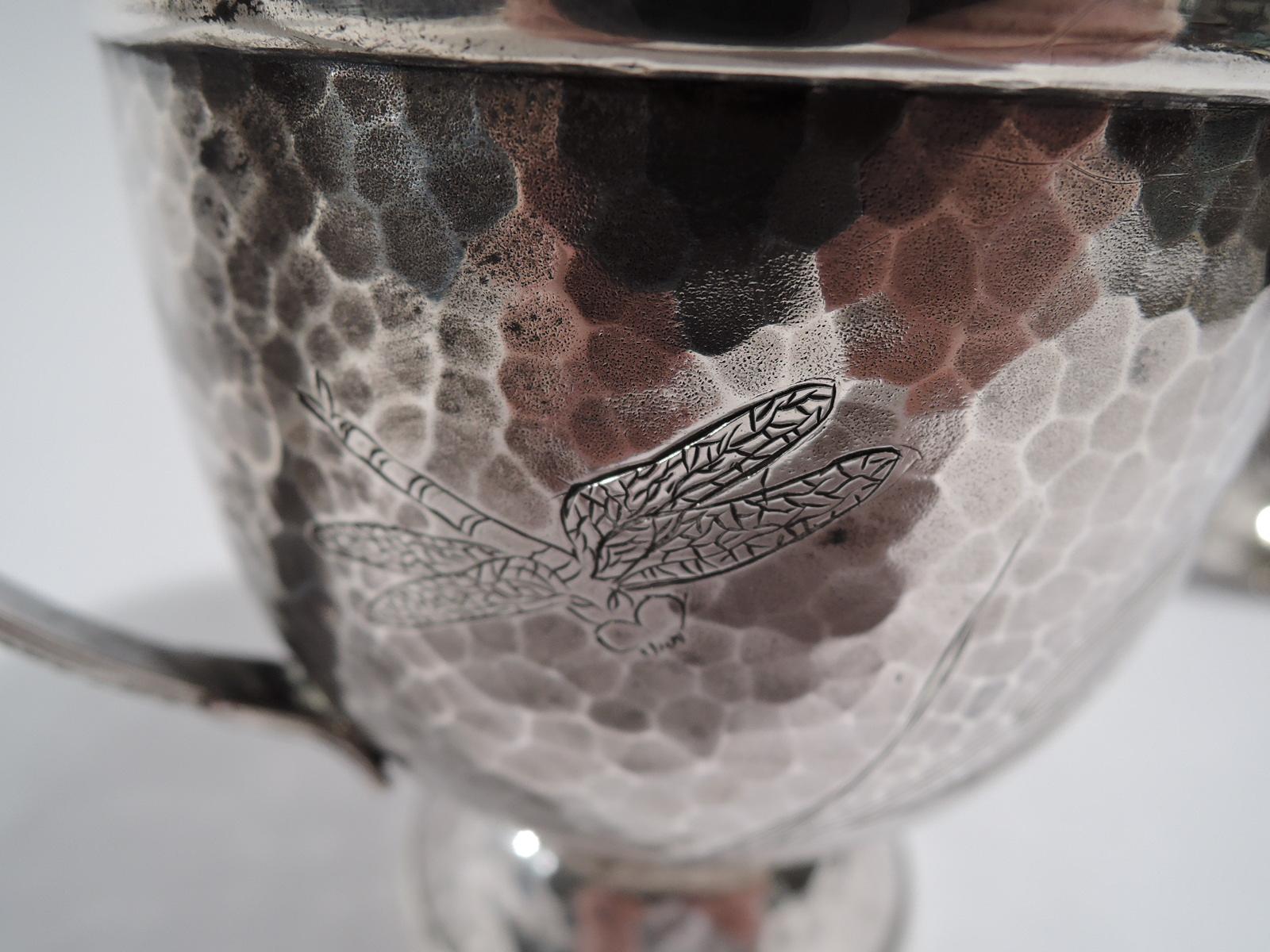 Tiffany Hand Hammered Japonesque Creamer and Sugar in Persian Pattern In Excellent Condition For Sale In New York, NY