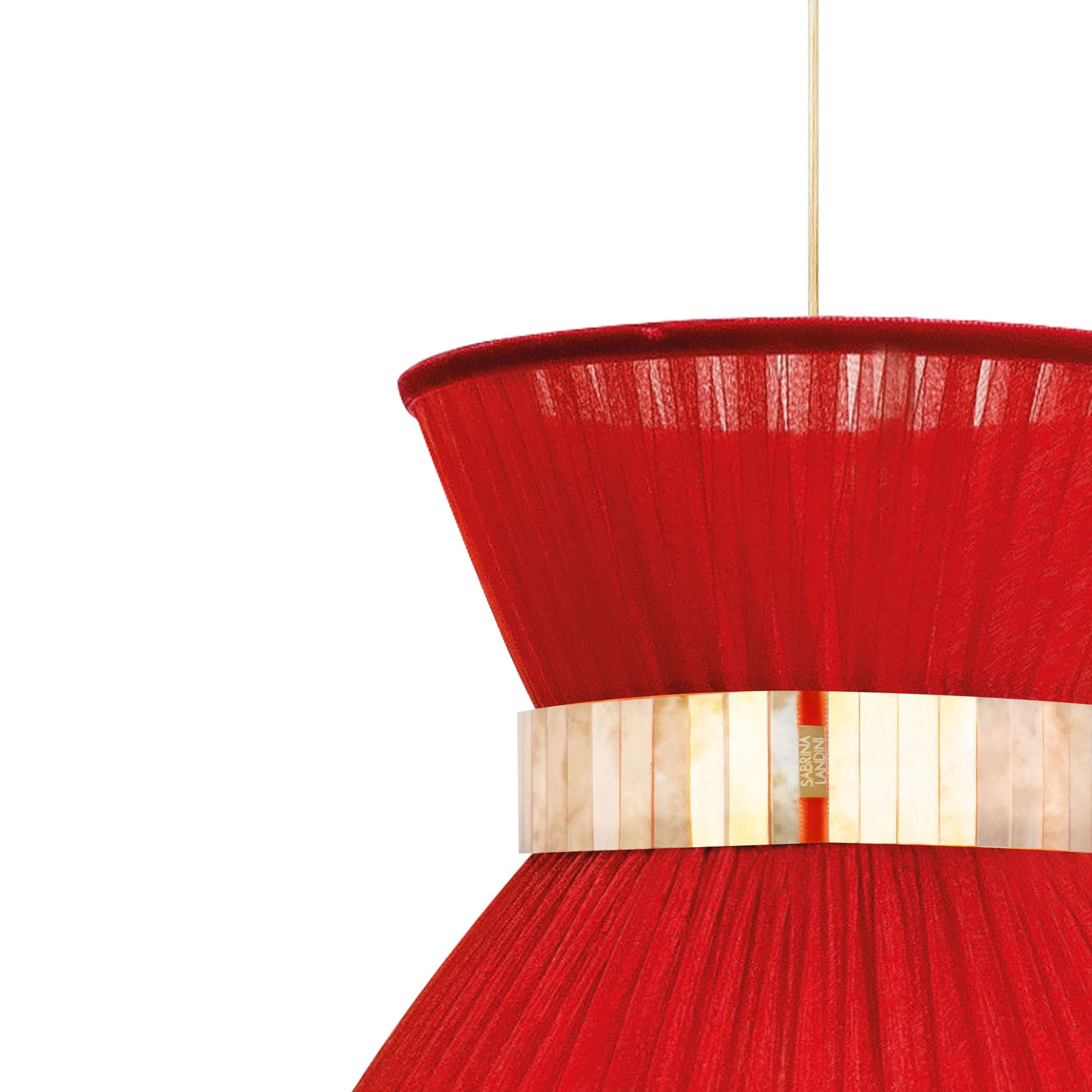 TIFFANY La lampe emblématique !

Depuis 20 ans, nous perpétuons notre méthode de fabrication unique. Inspirée par les reflets illimités du verre, Sabrina Landini a créé une élégante collection pour la maison.
Si vous vous trouvez en Toscane -