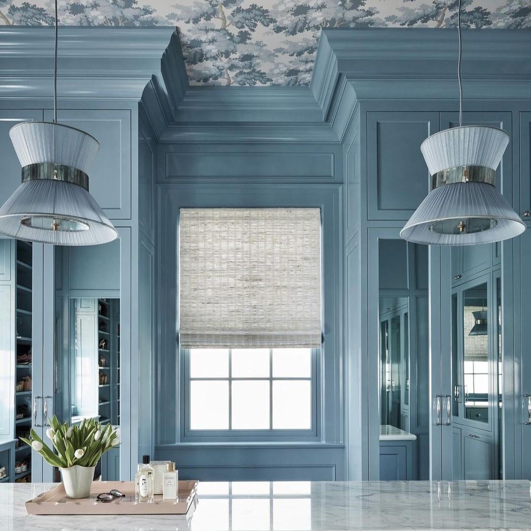 XXI secolo e contemporaneo Lampada a sospensione Tiffany 40 Argento-Blu Seta Vetro Argentato Ottone Antico in vendita