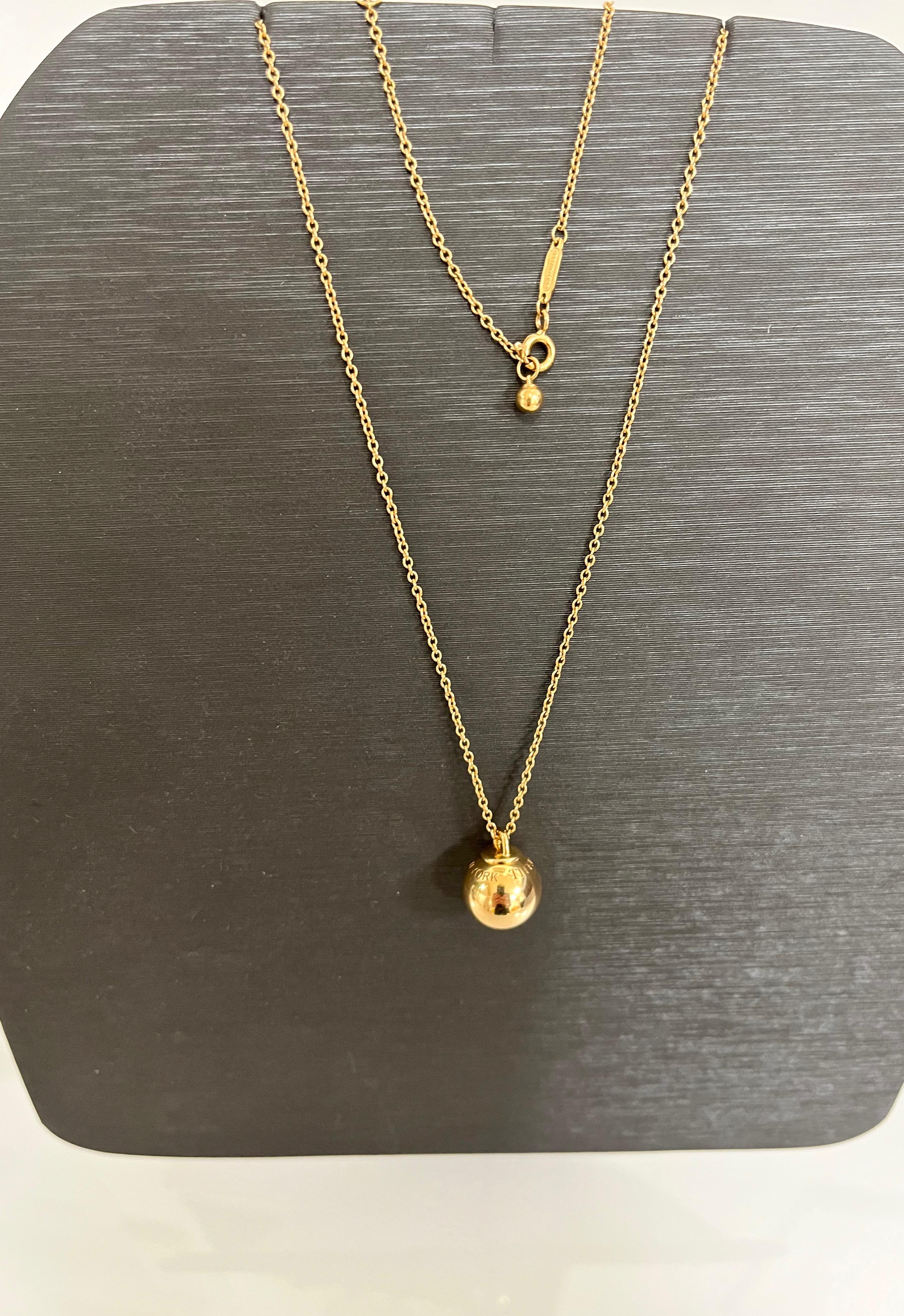 Tiffany Hardwear Ball Pendant Necklace in 18 Karat Yellow Gold In Excellent Condition In Rome, IT