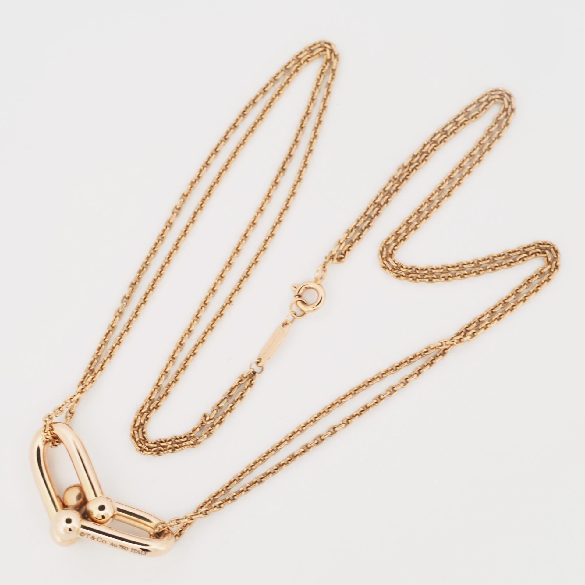 Item: Authentic Tiffany HardWear Large Double Link Pendant Necklace
Stone: ---
Metal: 18K Rose Gold
Chain Length: 16 inches (40.64 cm)
Link size: Large
Weight: 12.9 Grams
Condition: Used (repolished)
Retail Price: USD4200 excl. sales tax
Signatures: