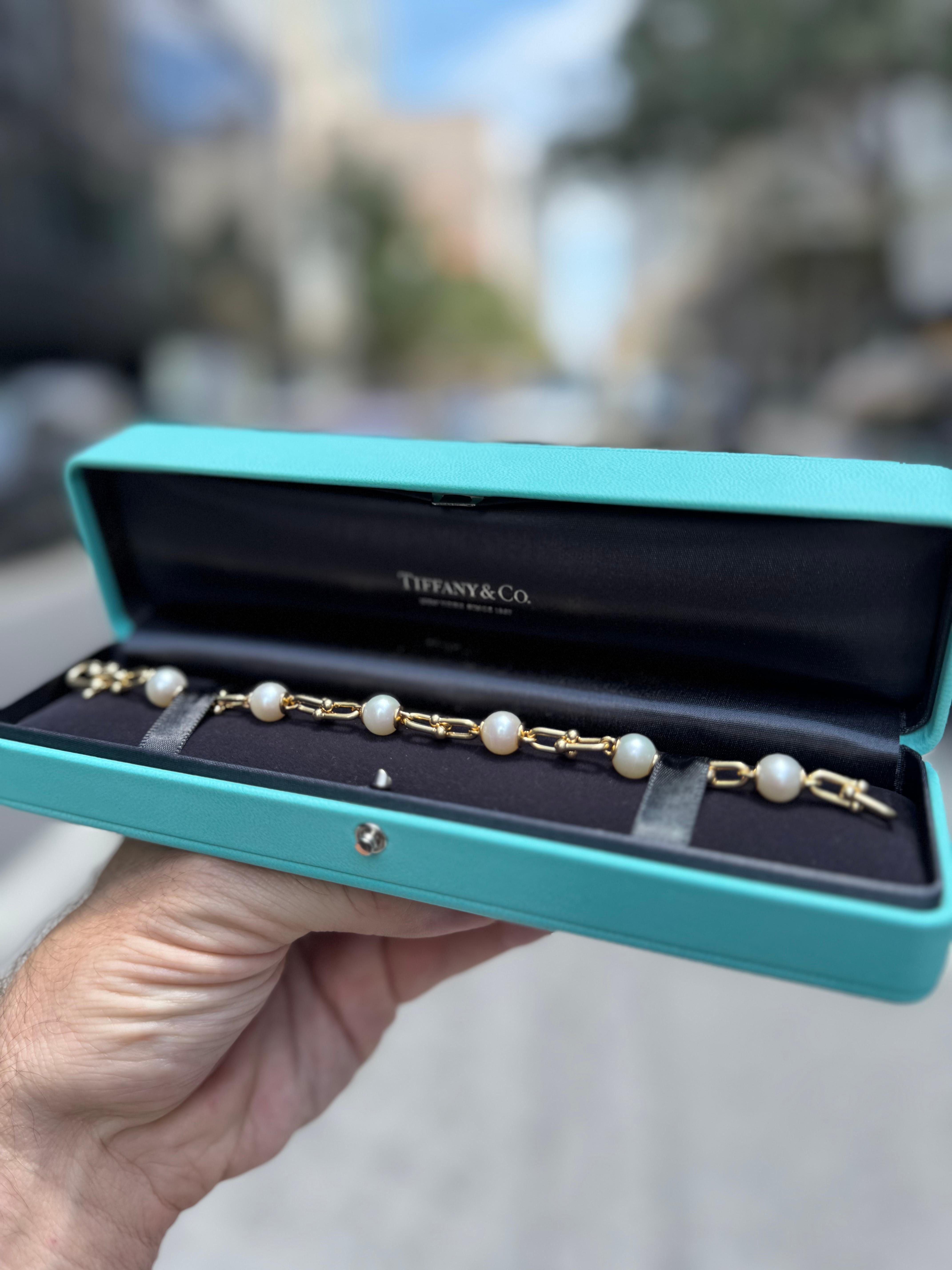 Taglio rotondo Bracciale A Link Tiffany in oro giallo 18 carati con perle d'acqua dolce in vendita