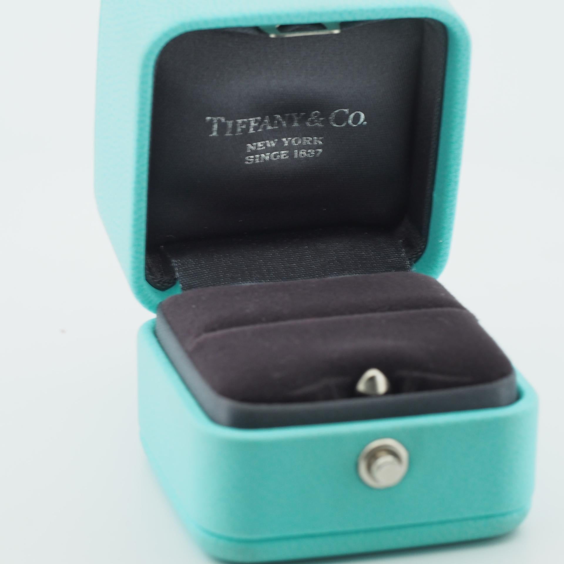 Tiffany Harmony Bague solitaire de 0,20 carat PT950 avec 18 diamants pavés en vente 3