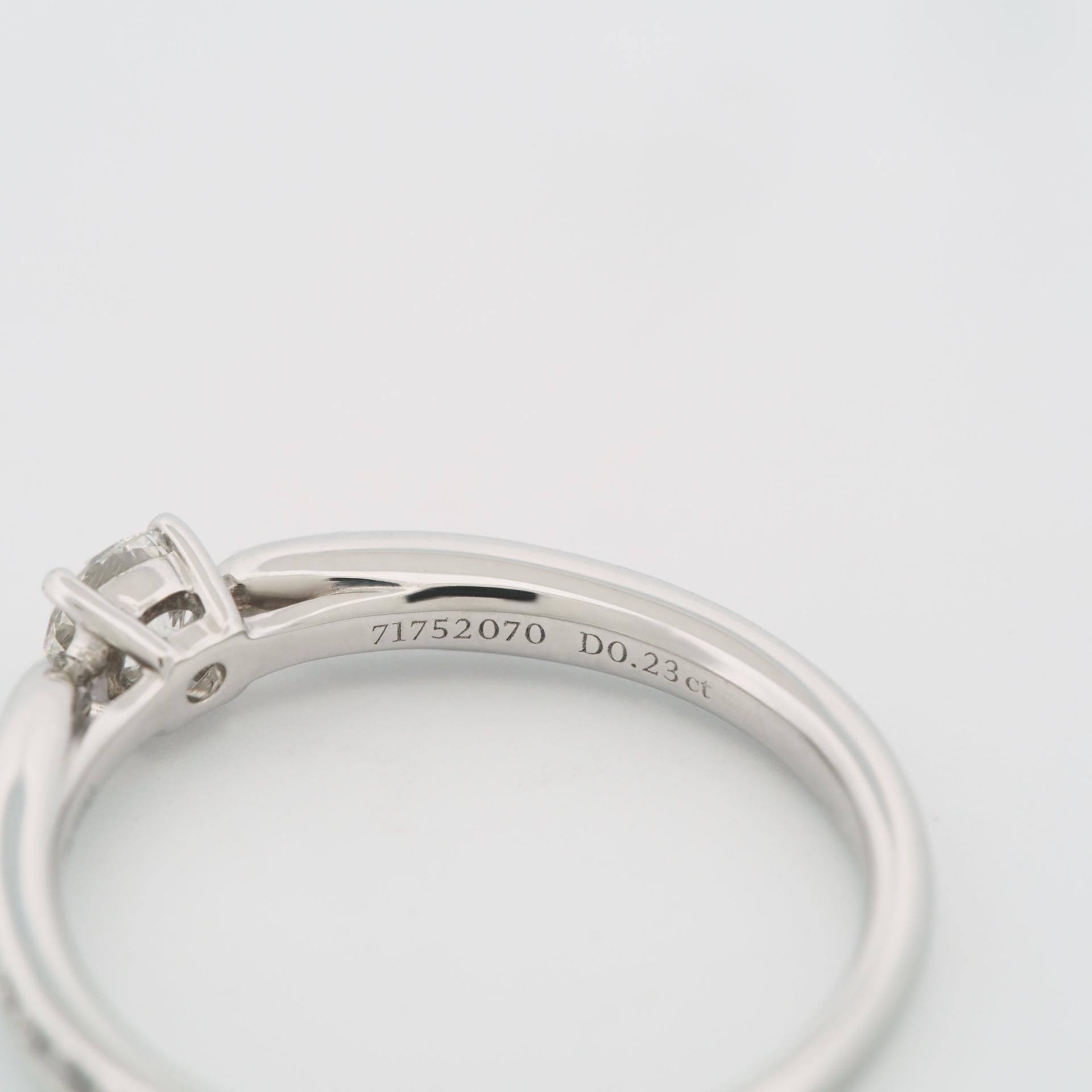 Tiffany Harmony 0,23 Karat Solitär Diamant Ring PT950 mit 18 Pave Diamanten im Angebot 2
