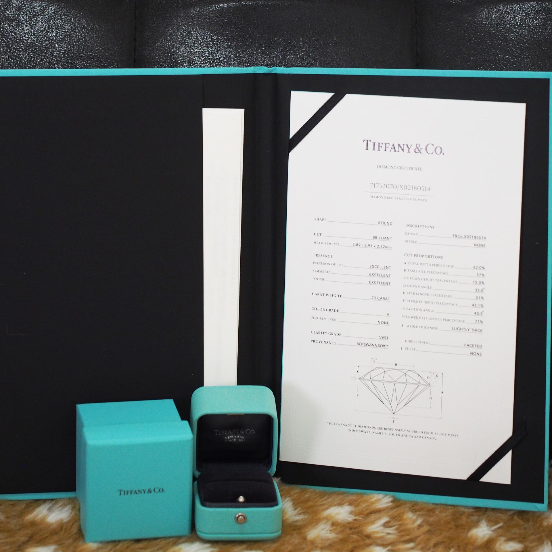 Tiffany Harmony 0,23 Karat Solitär Diamant Ring PT950 mit 18 Pave Diamanten im Angebot 3