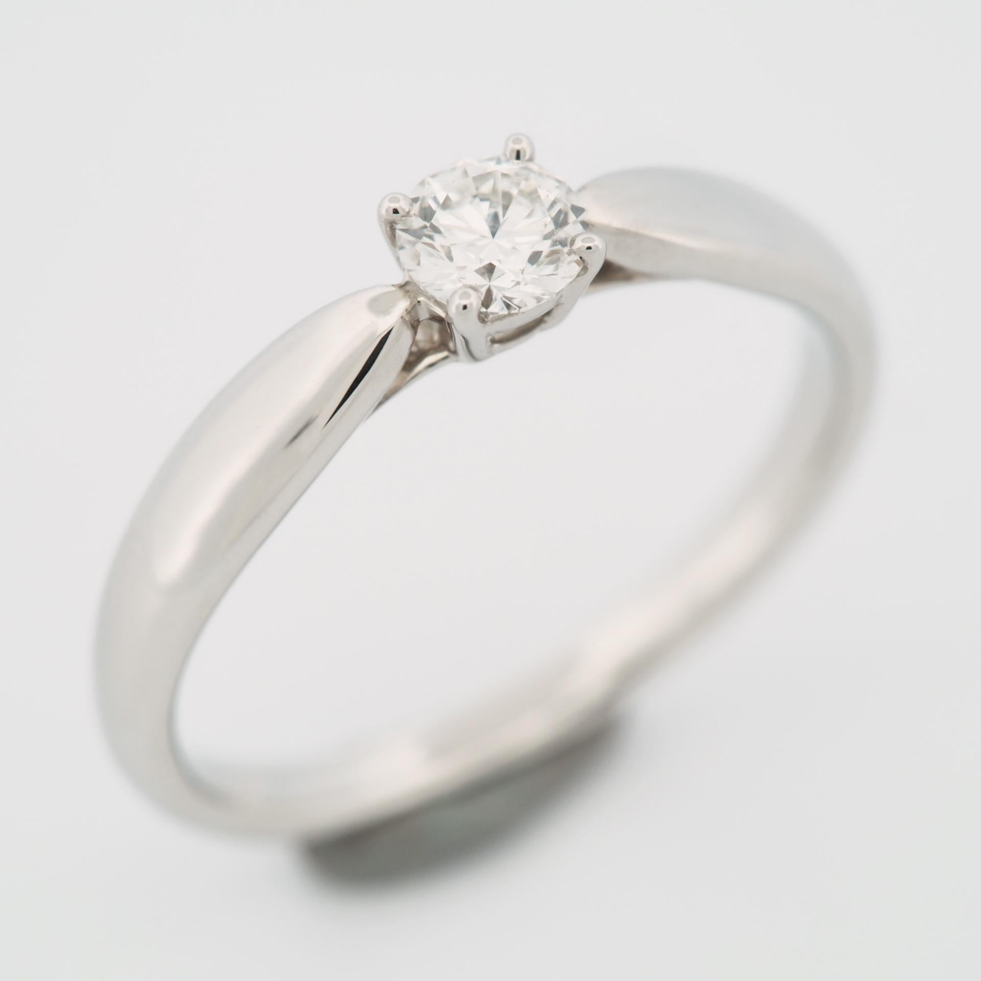 Taille ronde Tiffany Harmony Bague solitaire en diamant 0,24 carat PT950 en vente