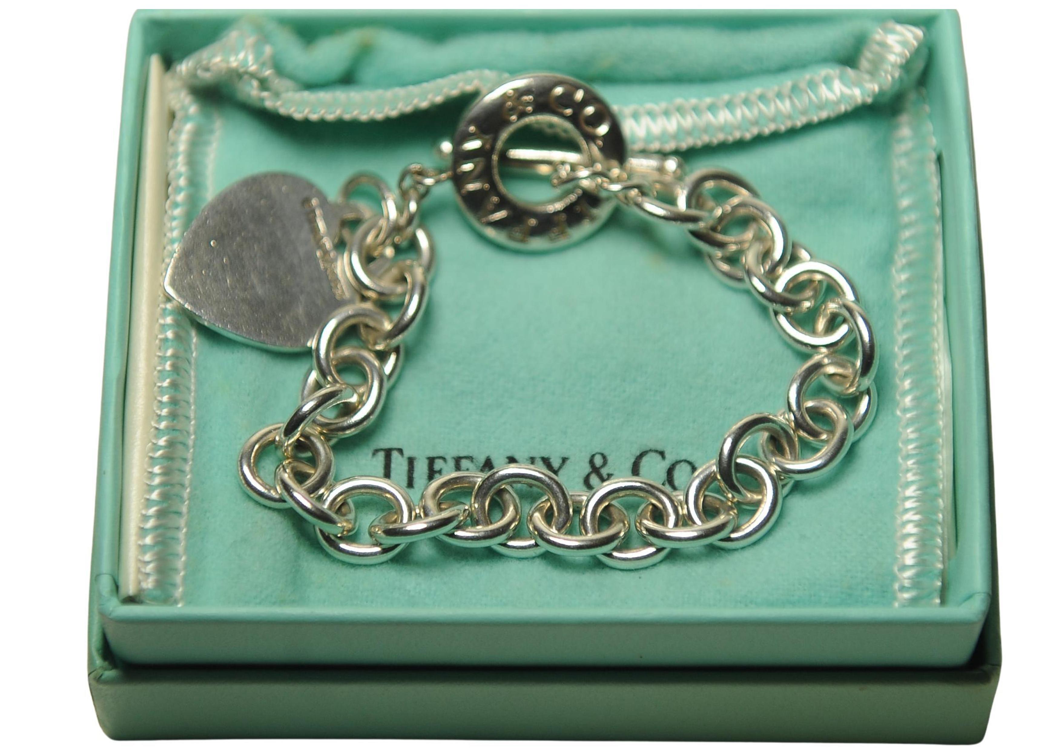 Tiffany Heart Bracelet Sterling Silver, Stamped Tiffany & Co In Original Box For Sale 1