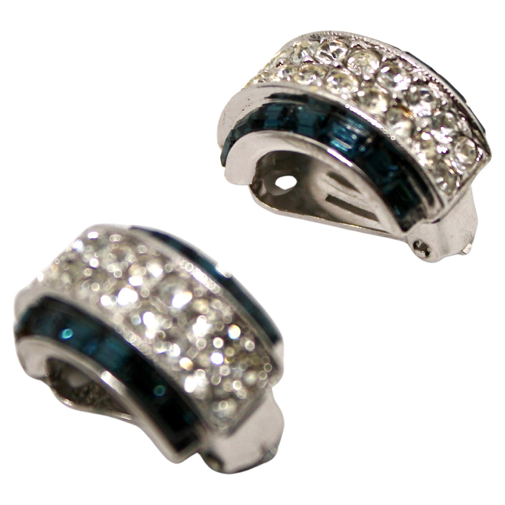 Orecchini a cerchio con zaffiro in costume ispirati a Tiffany, circa anni '70 In condizioni buone in vendita a Scottsdale, AZ