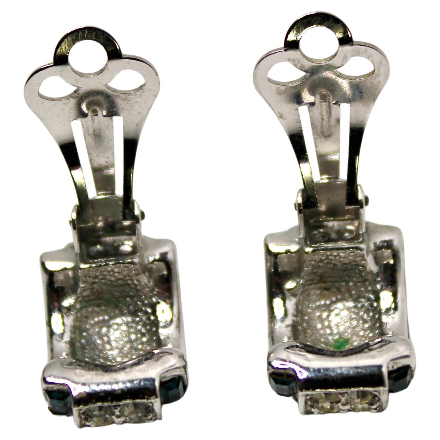 Orecchini a cerchio con zaffiro in costume ispirati a Tiffany, circa anni '70 in vendita 2