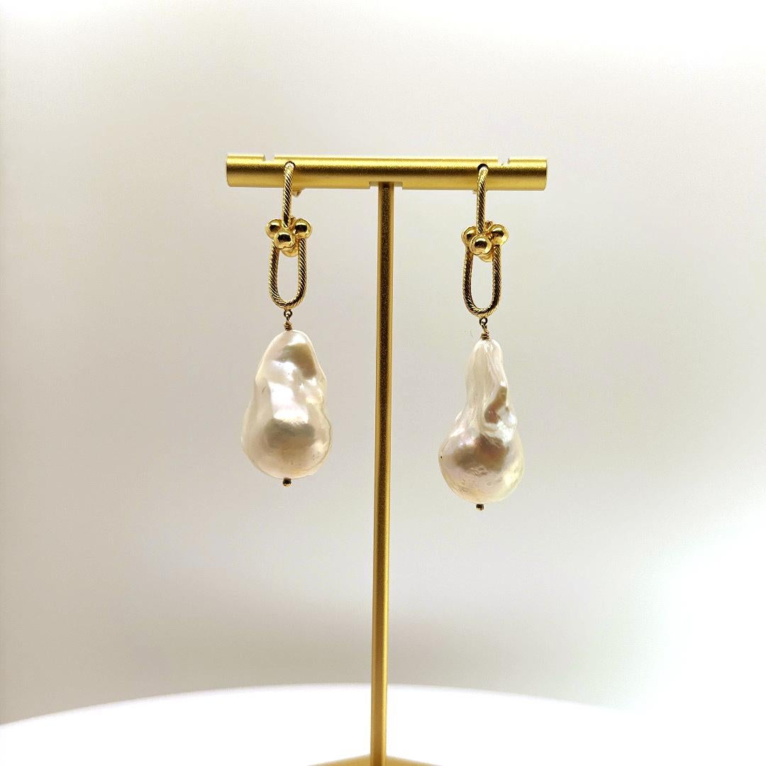 Tiffany inspired Hardware Earring in 14k Gold and Pearl In Excellent Condition For Sale In New York, NY