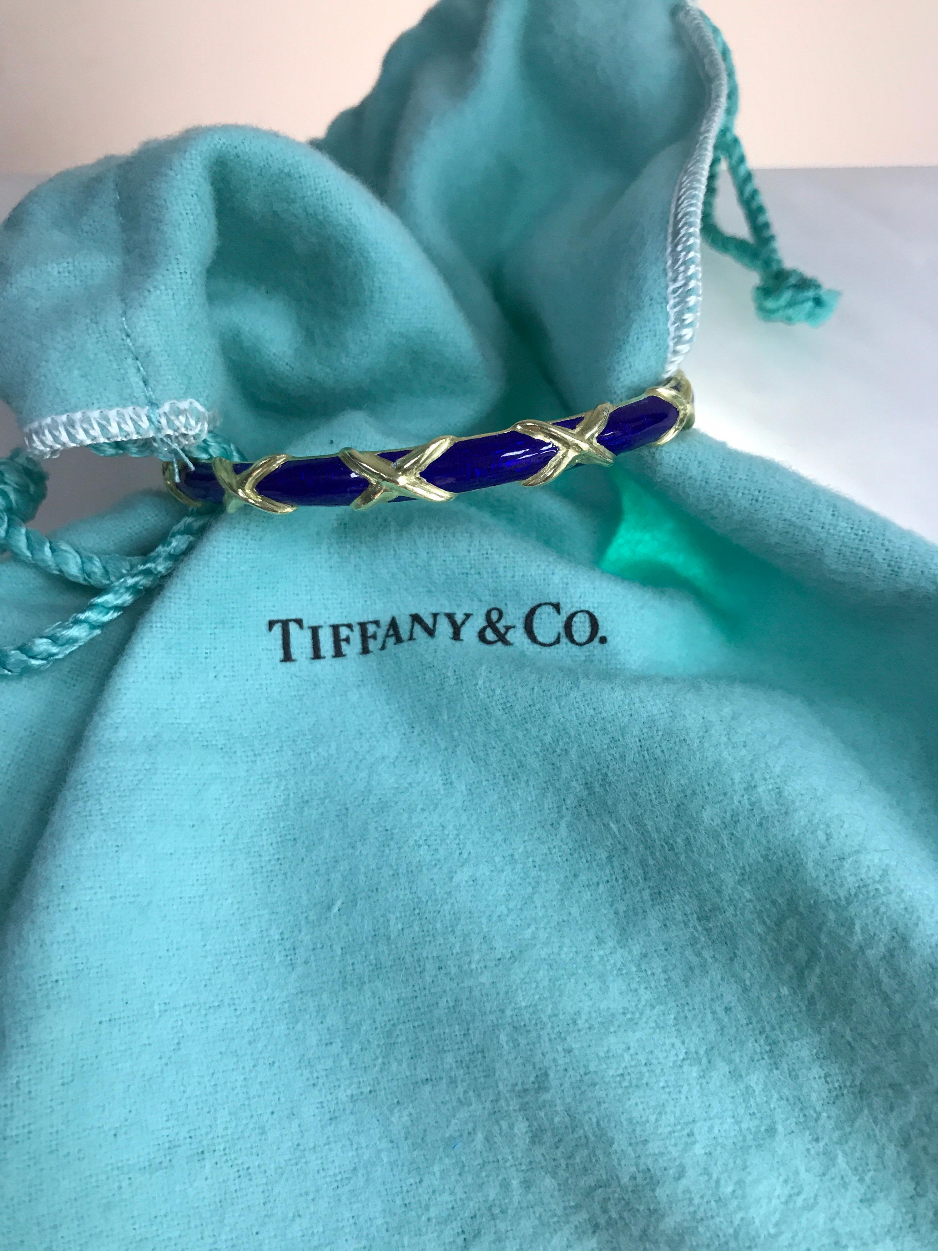 Tiffany & Co. Italy 18 Karat Gold Bangle In Good Condition In New York, NY