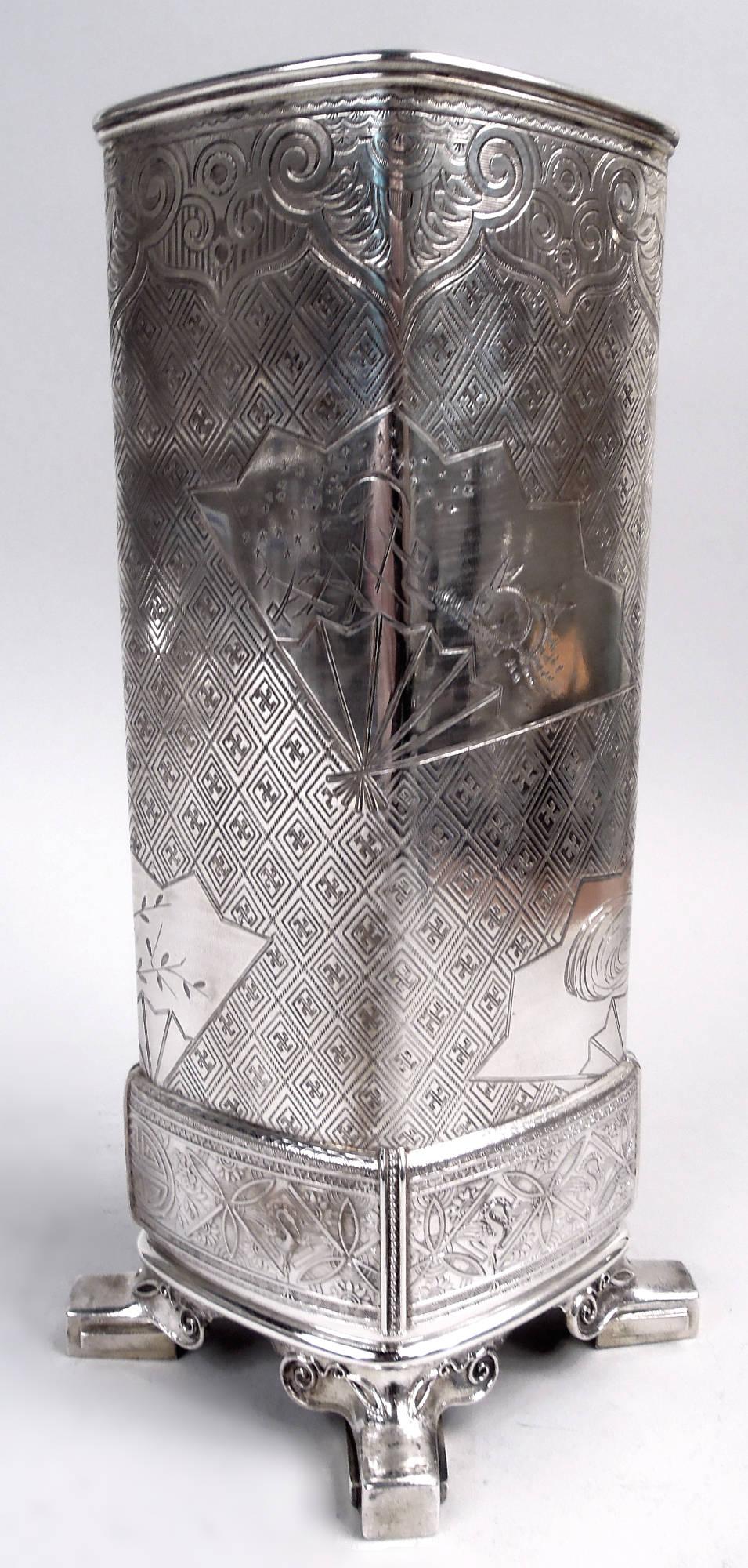 Tiffany Japonesque Sterling Silber Vase mit frühen Union Square Marke (Japonismus) im Angebot