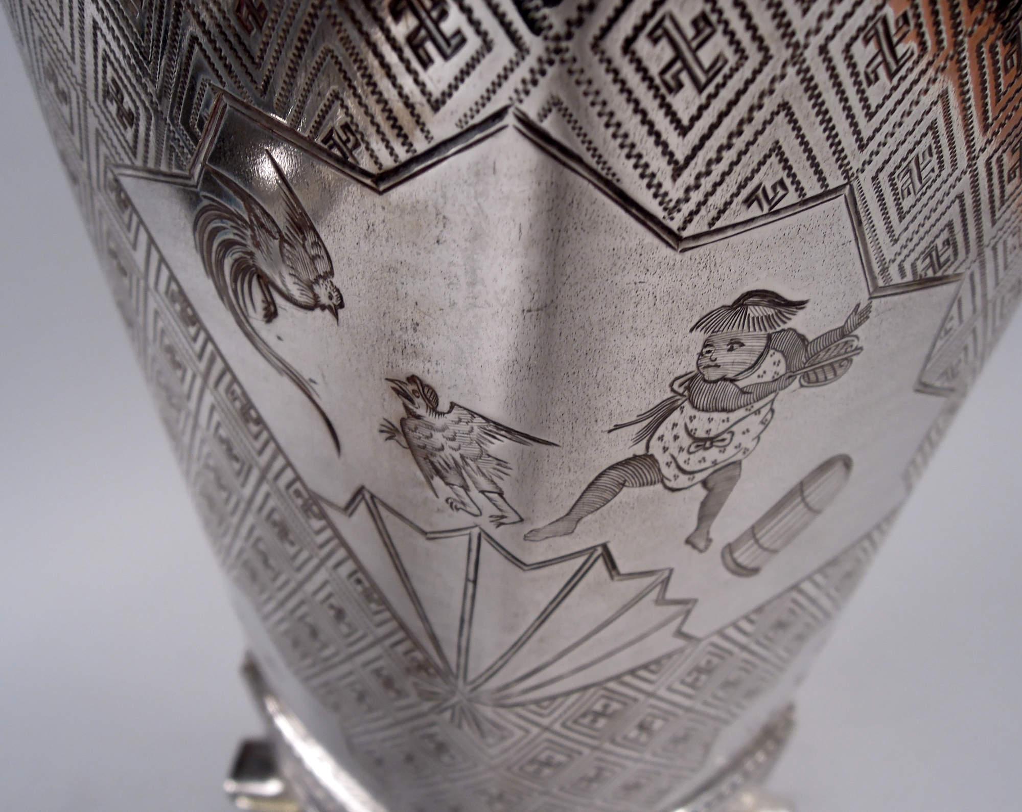 Tiffany Japonesque Sterling Silber Vase mit frühen Union Square Marke (Spätes 19. Jahrhundert) im Angebot