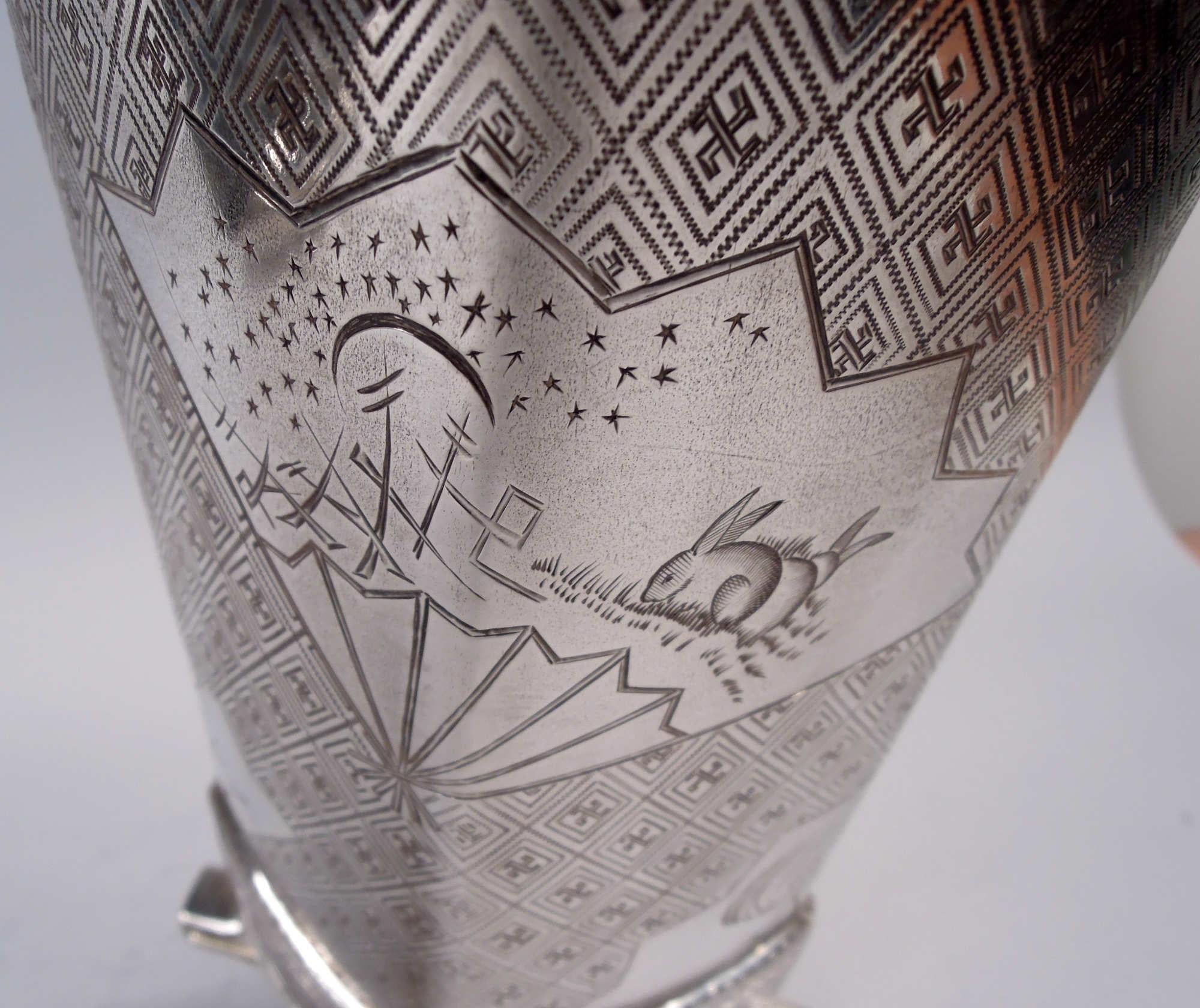 Tiffany Japonesque Sterling Silber Vase mit frühen Union Square Marke (Sterlingsilber) im Angebot