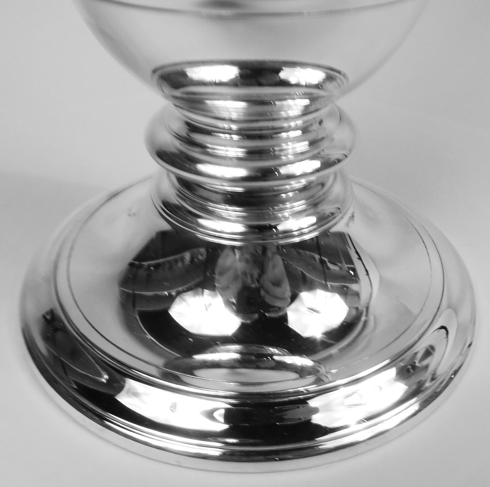 Americano Vaso Tiffany grande in argento massiccio Art Deco americano da 16 pollici in vendita