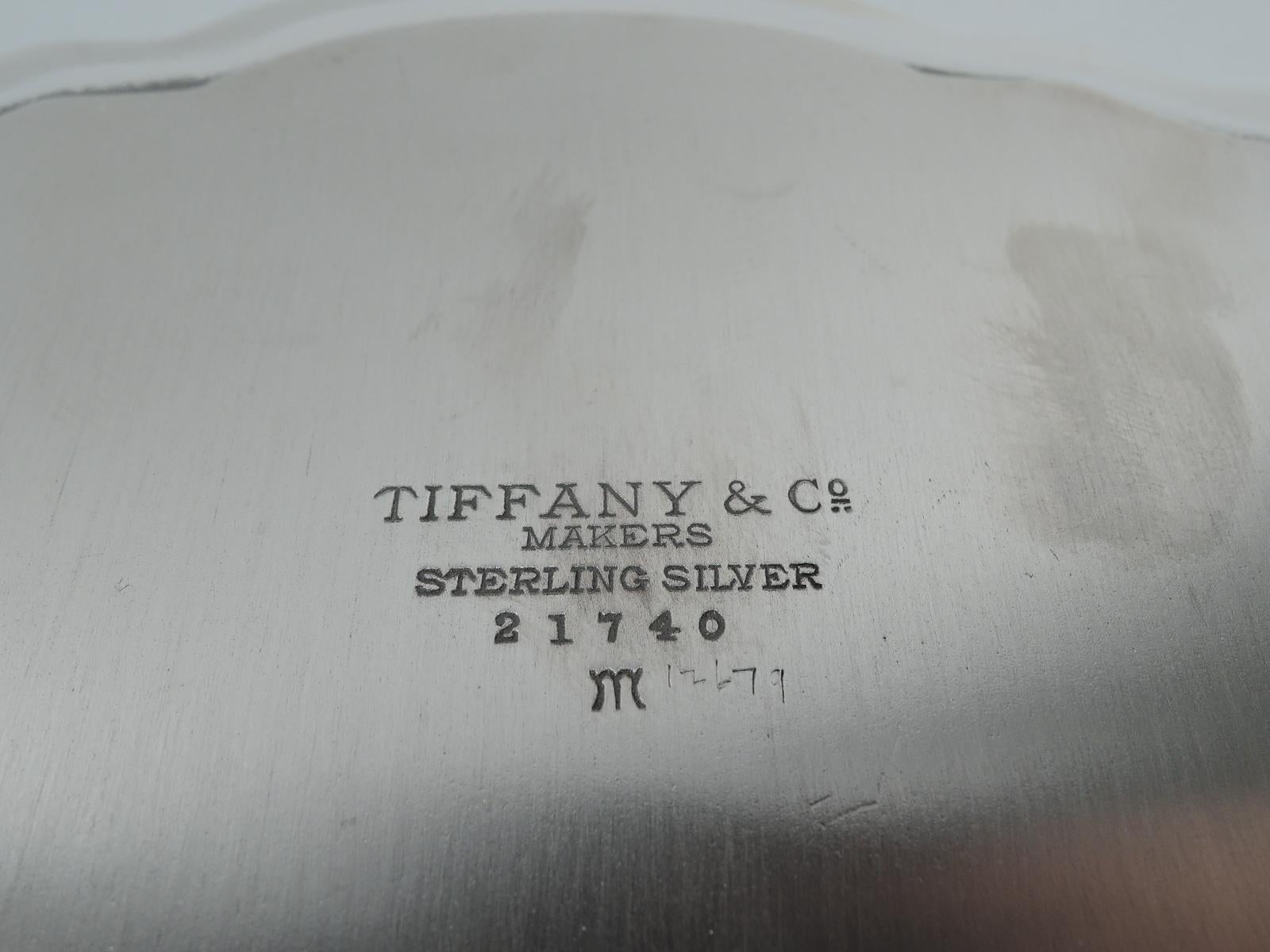 Tiffany Large & Heavy Sterling Silver Georgian Piecrust Tray In Excellent Condition In New York, NY